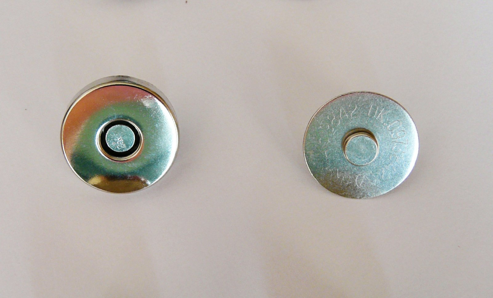 New 2 x 18MM Magnetic Silver Colour Bag Fasteners Clasps Magnet Handbag Metal Button