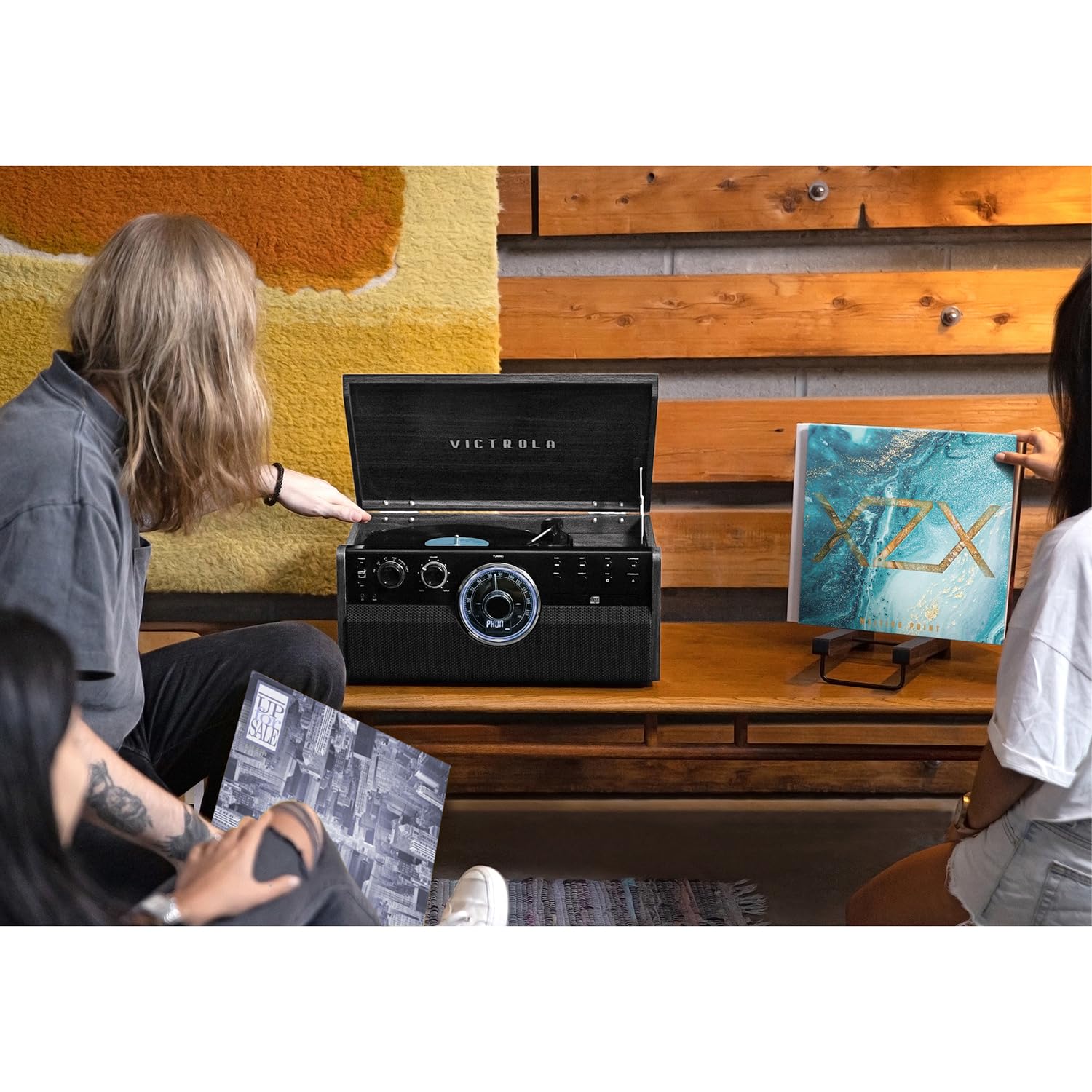Metropolitan - Reproductor de discos Bluetooth 4 en 1 y centro multimedia - Tocadiscos de 3 velocidades accionado por correa con altavoces integrados, radio AM/FM, transmisión de música 7