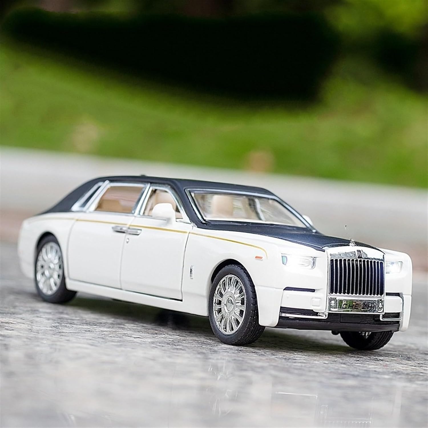 1:32 Alloy Car Model Aluminum Alloy Pullback Car Model, 132 Phantom