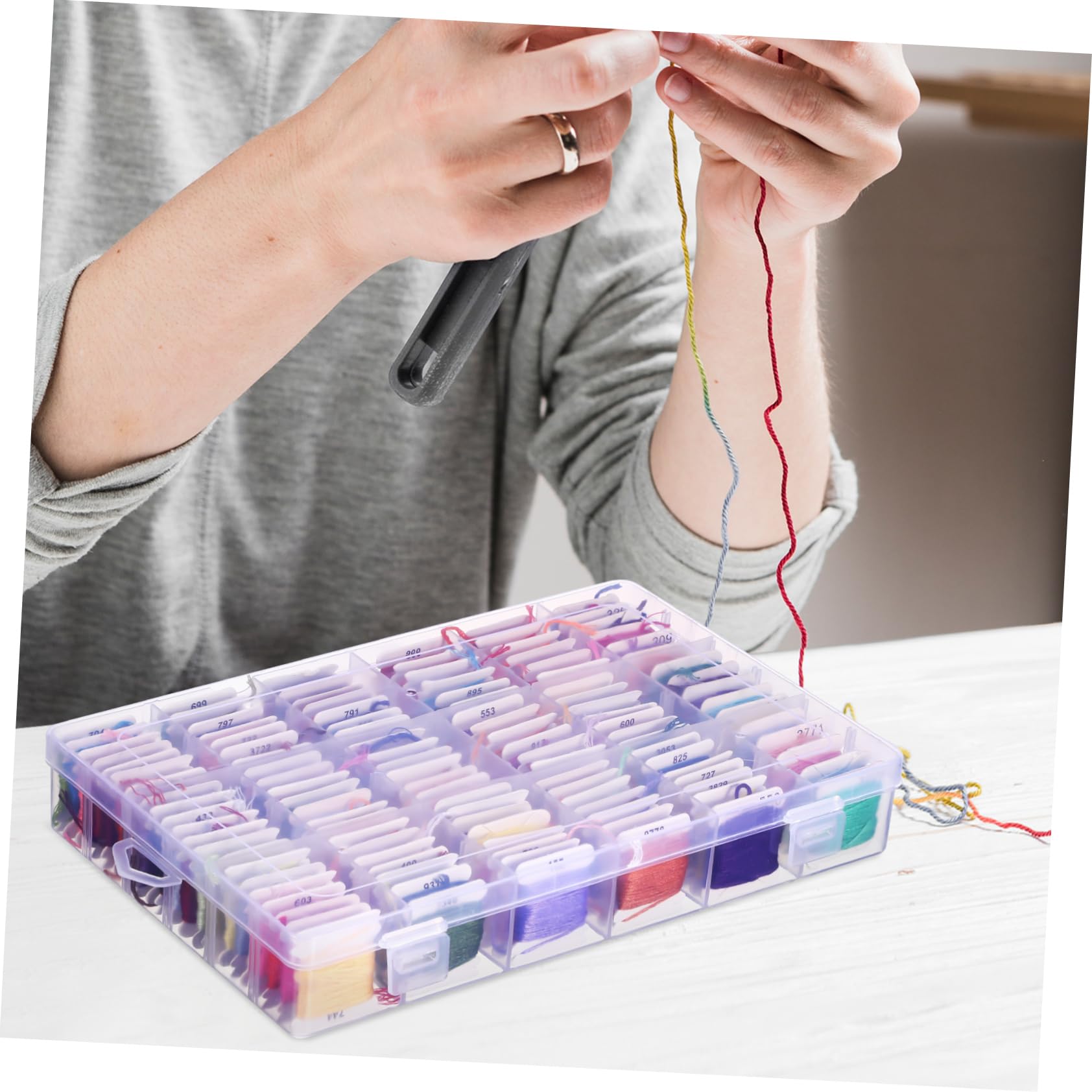 LIFKOME Hilos de Bordar de Poliéster y Algodón 120 Madejas de Colores Abundantes para Manualidades y Pulseras de Amistad Embalaje en Caja