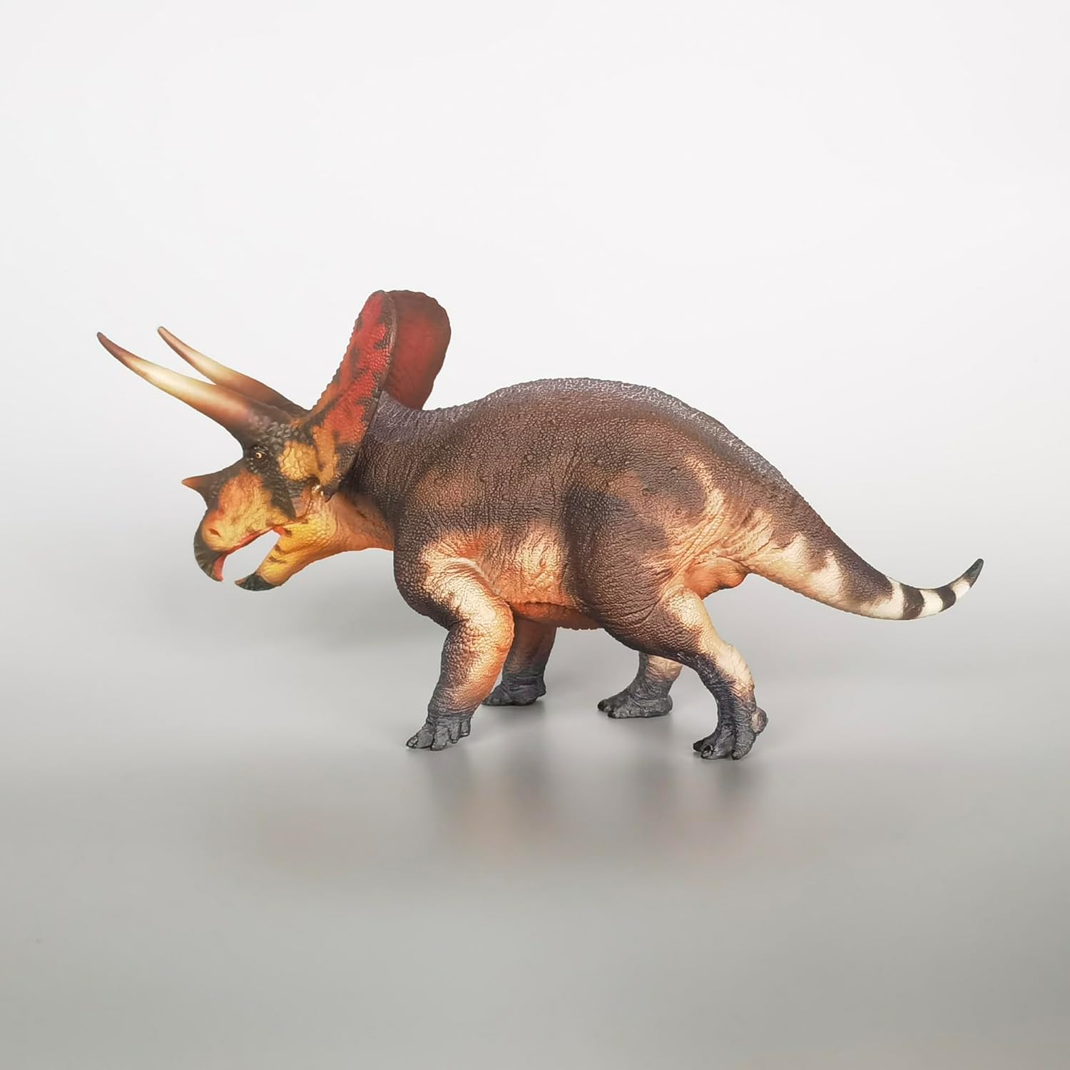 Prehistoric Dinosaur Animal Model, 1/35 Scale Haolonggood Torosaurus Display Figurine, Educational Collectible Replica (Shan Xiong Xin)