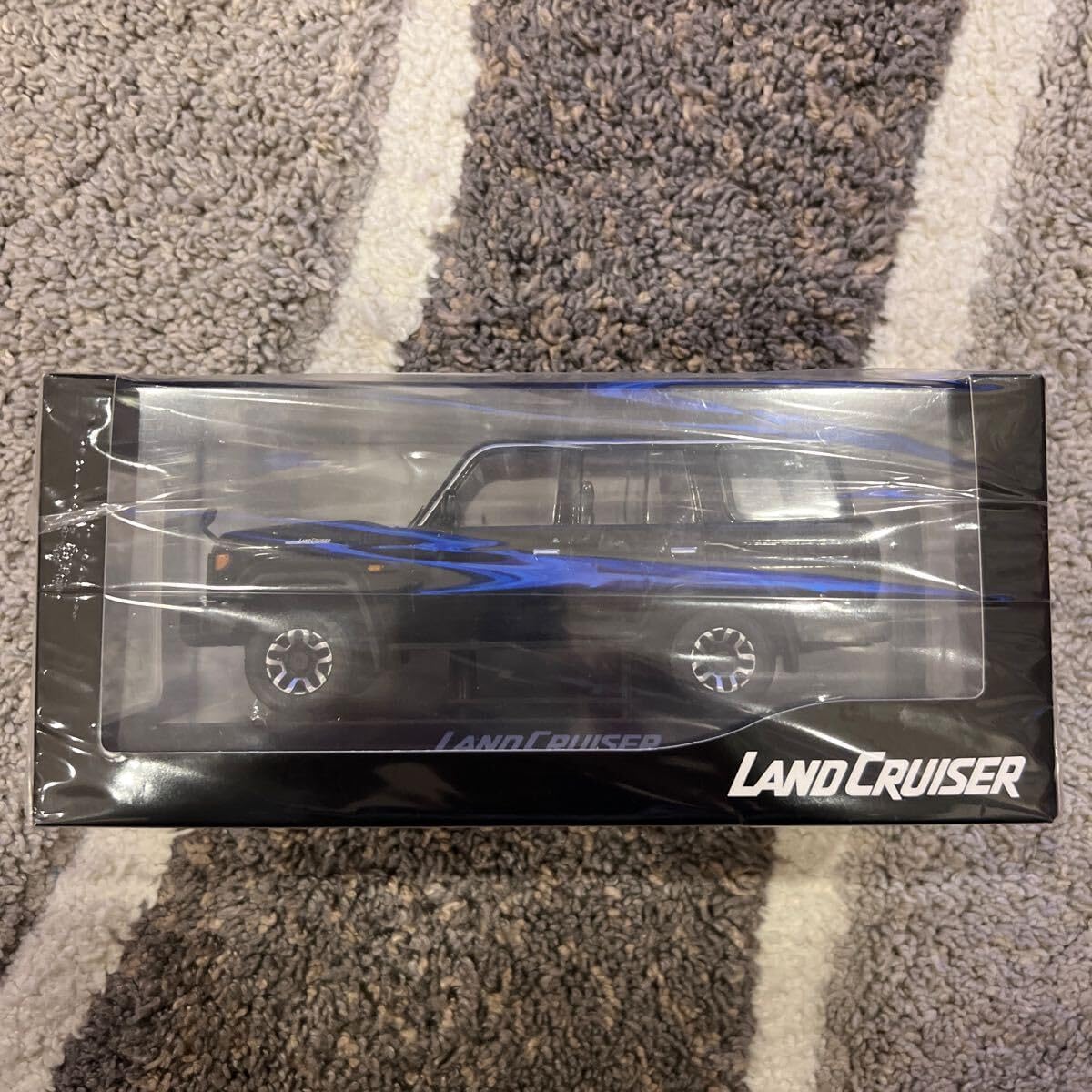 ランクル70 再再販 ミニカー ブラック カラーサンプル