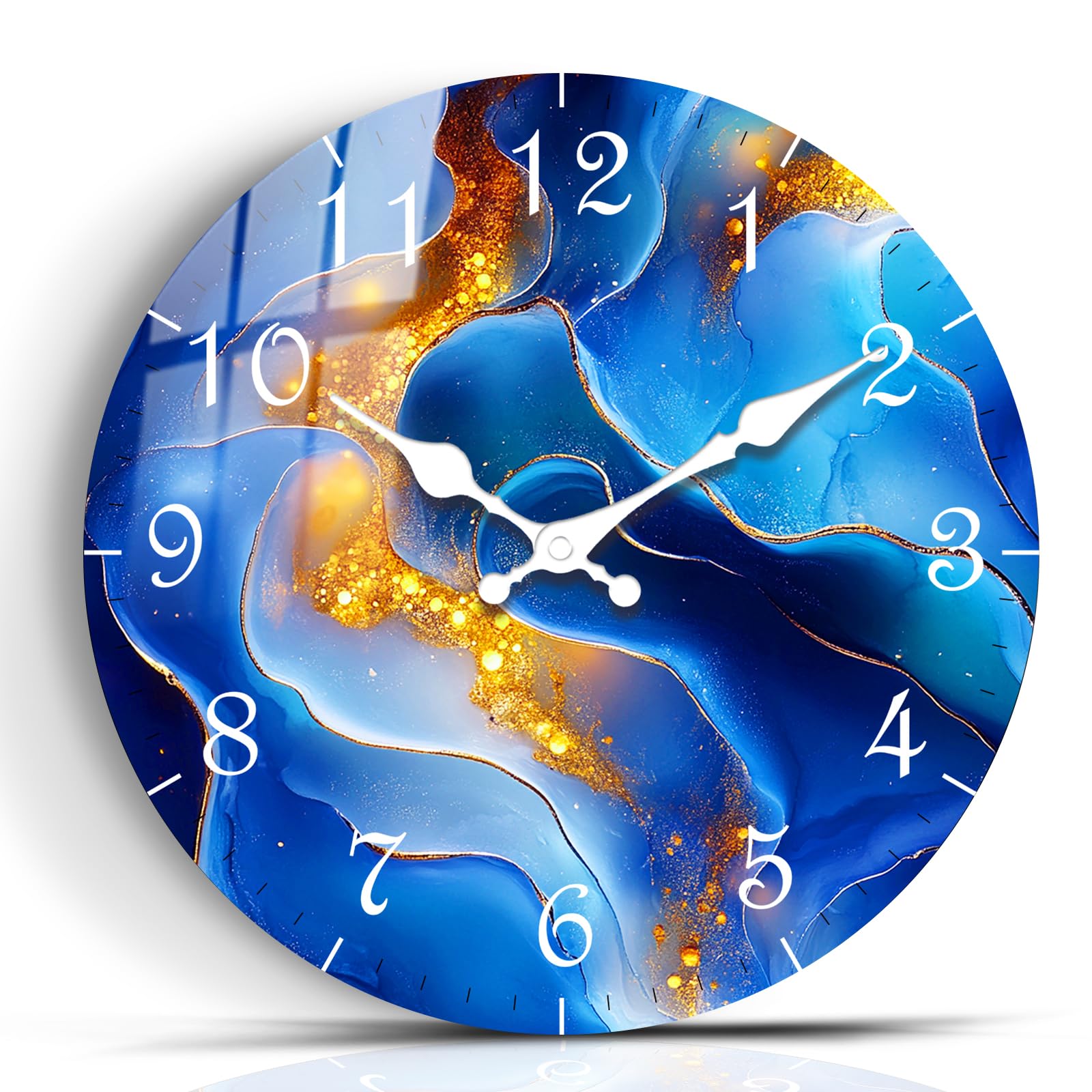 Horloge murale bois et marbre de style scandinave pour un salon chic