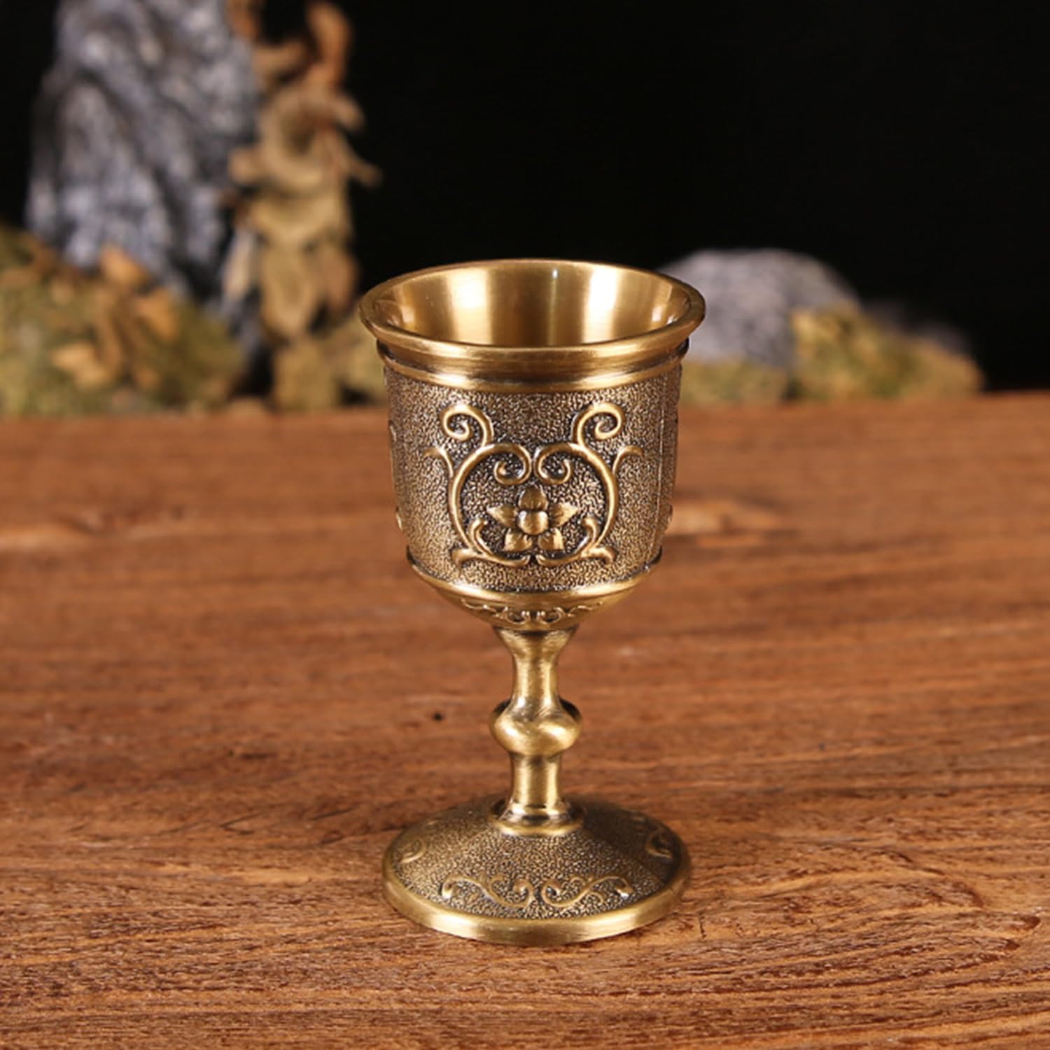 Calice da Vino in Metallo Goffrato, 7,3 x 3,9 cm Mini Calice da Vino in Bronzo Goffrato Chalice Coppa da Liquore Europea Vinos per Bere Whisky Vodka (S)