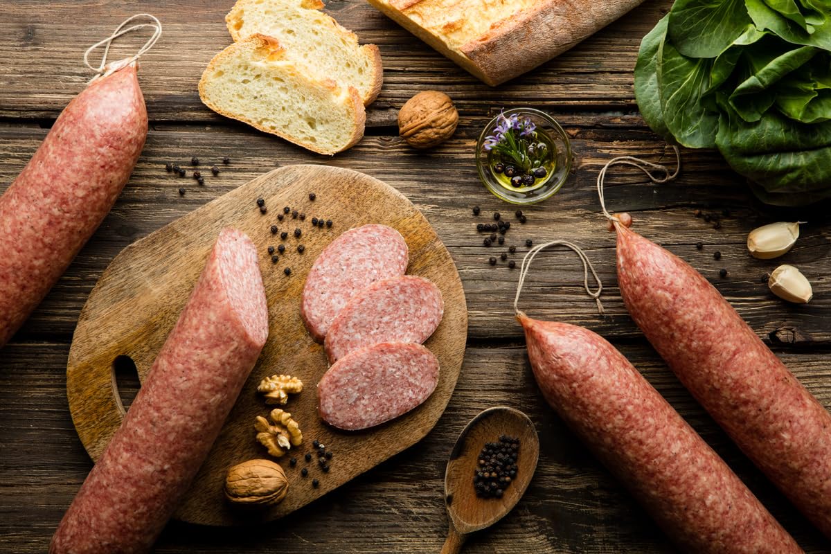 Tomassoni Italienisch SALAMI CIAUSCOLO IGP geschützte geografische Angabe Stück 550g, Salame Ciauscolo, glutenfreiund laktosefrei, 100% italienisches Handwerksprodukt, vakuumverpacktes