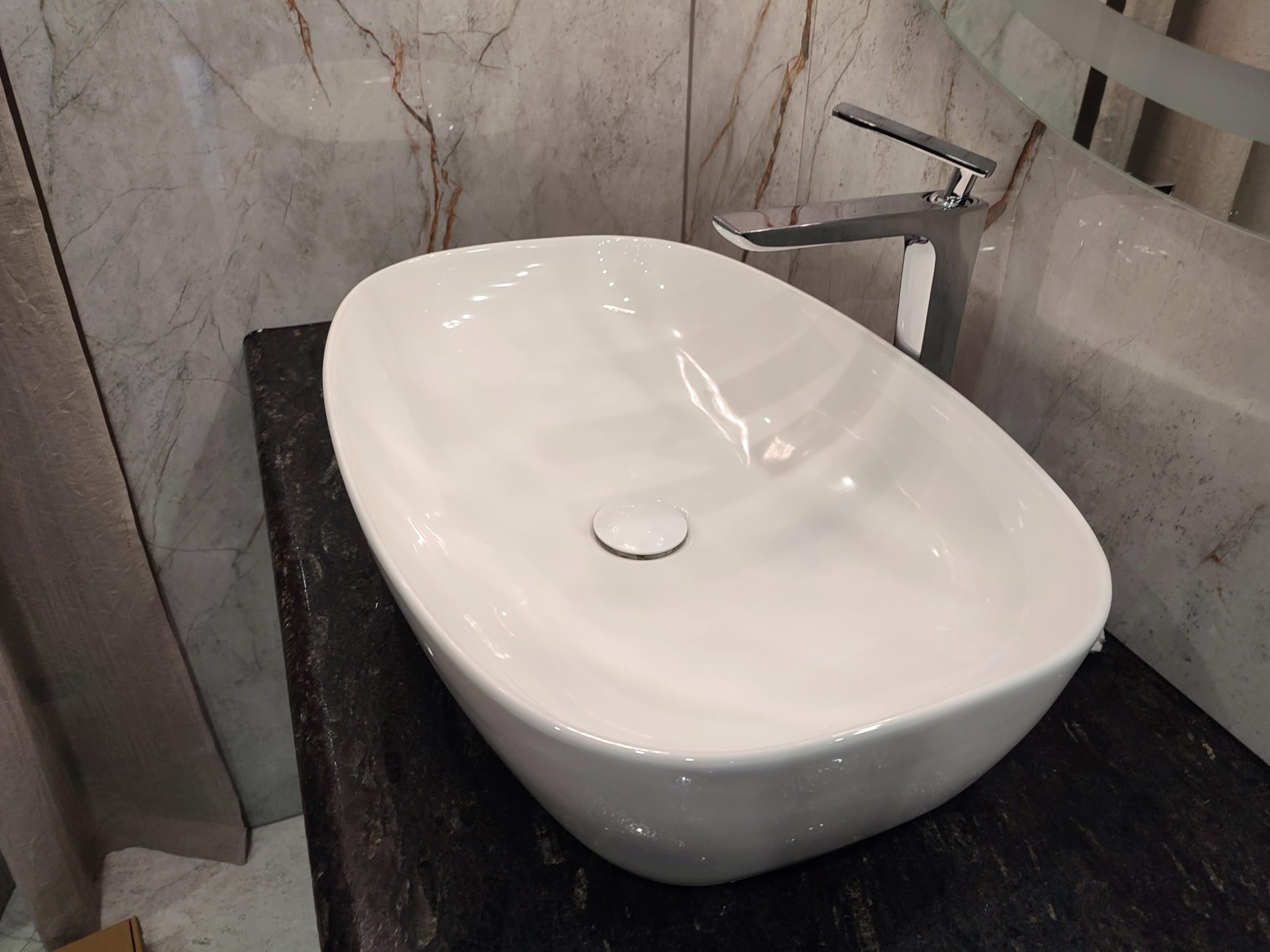 Umywalka owalna ceramiczna – 60 x 38 x 14 cm – umywalka nablatowa do łazienki i WC dla gości – umywalka nasadowa – design umywalki – biała