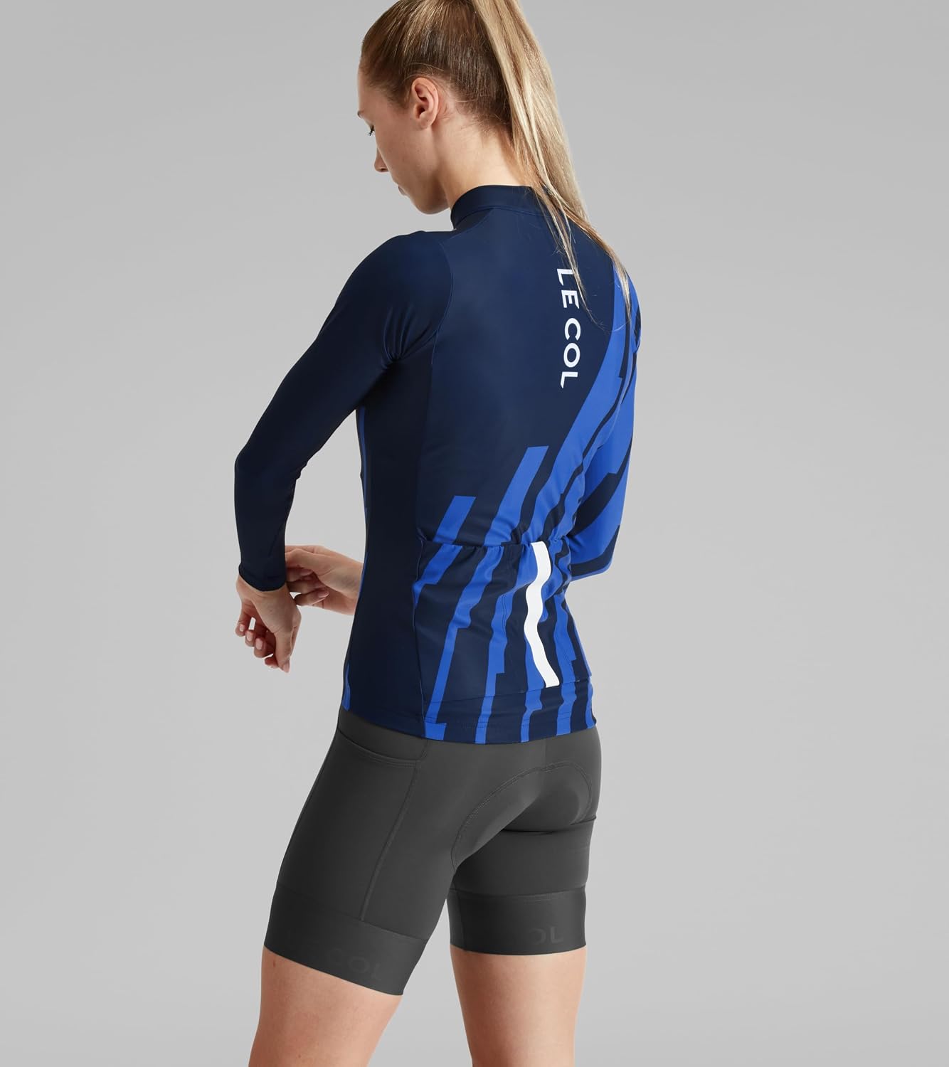 LE COL Women’s Pro Long Sleeve Jersey | Breathable Cycling Shirt | Rear Pockets, Force Lycra Construction, Zip Closure