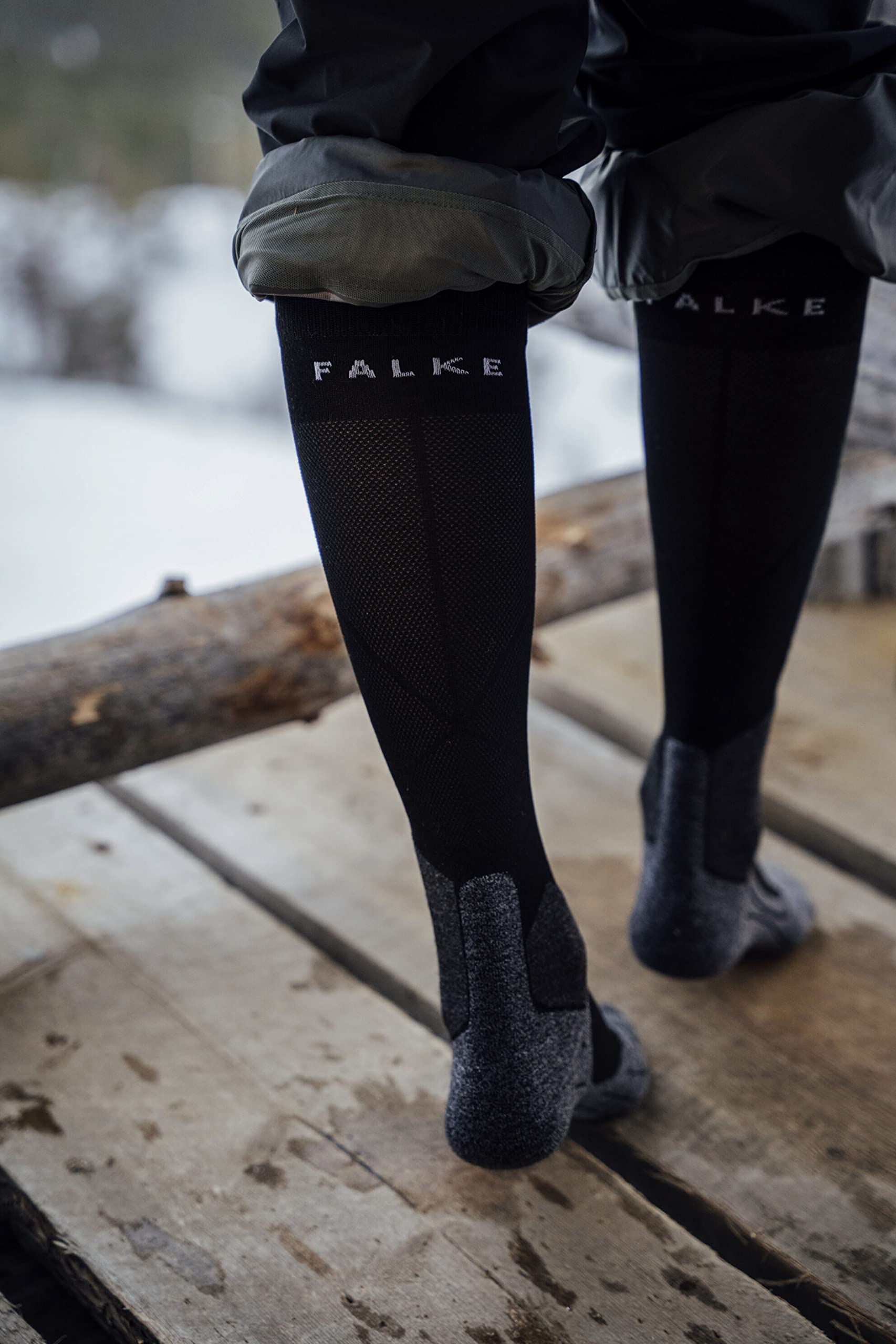 FALKE Damen SK6 Skisocken extra leichte Polsterung antiblasen ultradünne Skistrümpfe Wettkampf atmungsaktive schnelltrocknende Wolle Funktionsmaterial 1 Paar