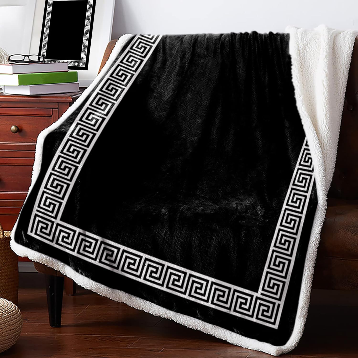 Sherpa Blanket Geometric Greek Key Design Sherpa Fleece Throw Blanket Warm Soft Cozy Blanket Black Fuzzy Blanket Lightweight Plush Blankets for Bed Couch Sofa 40" x 50"