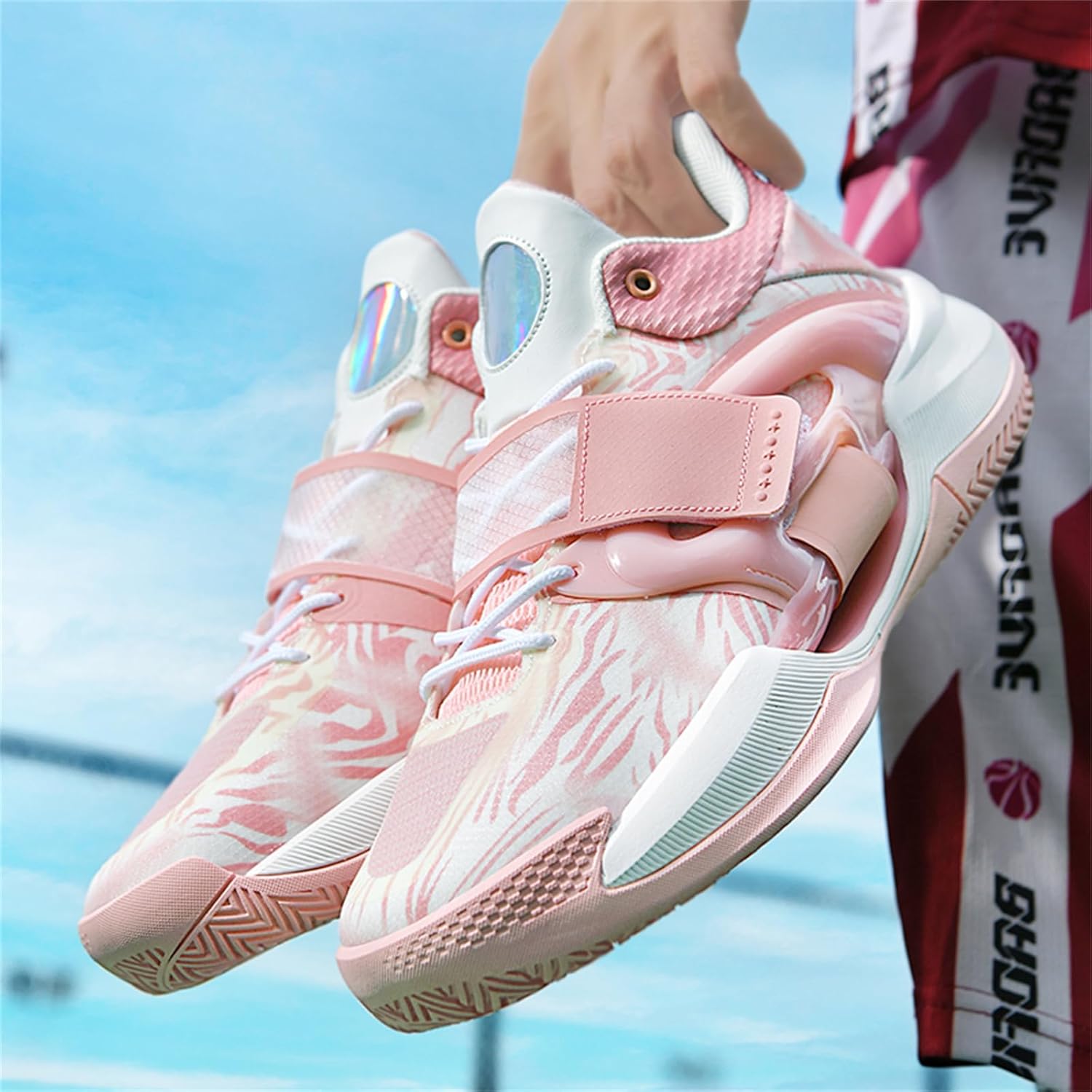 Unisex Fashion Breathable Mesh Lace Up High Top Basketball Shoes Lightweight Non-Slip Outdoor Athletic Tennis Sneakers Classic Volleyball Baseball Sport Shoes