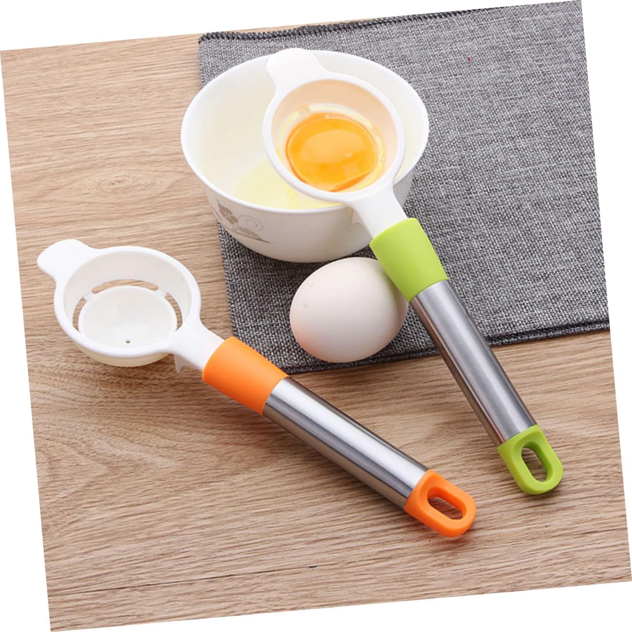 OUNONA Egg Separator Yolk White Separator Stainless Steel Handle Kitchen Gadget for Baking Cooking Random Color
