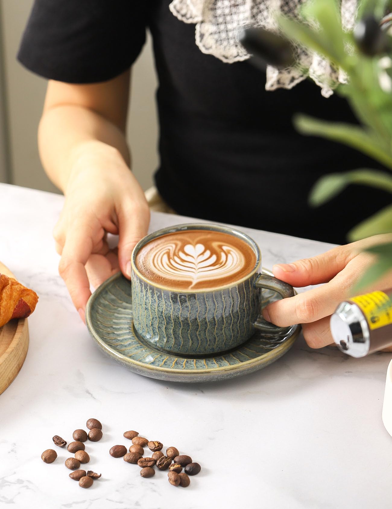 Keramik-Cappuccino-Tassen und Untertassen, 4er-Set, Kaffeetassen für Zuhause und Büro, Espressotassen für Kaffee, Cappuccino, Latte, Grün