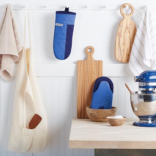 Vista 16 de KitchenAid Beacon - Juego de guantes de horno antideslizantes de dos tonos, batido/beige, 5.75 x 13 pulgadas, 2 piezas