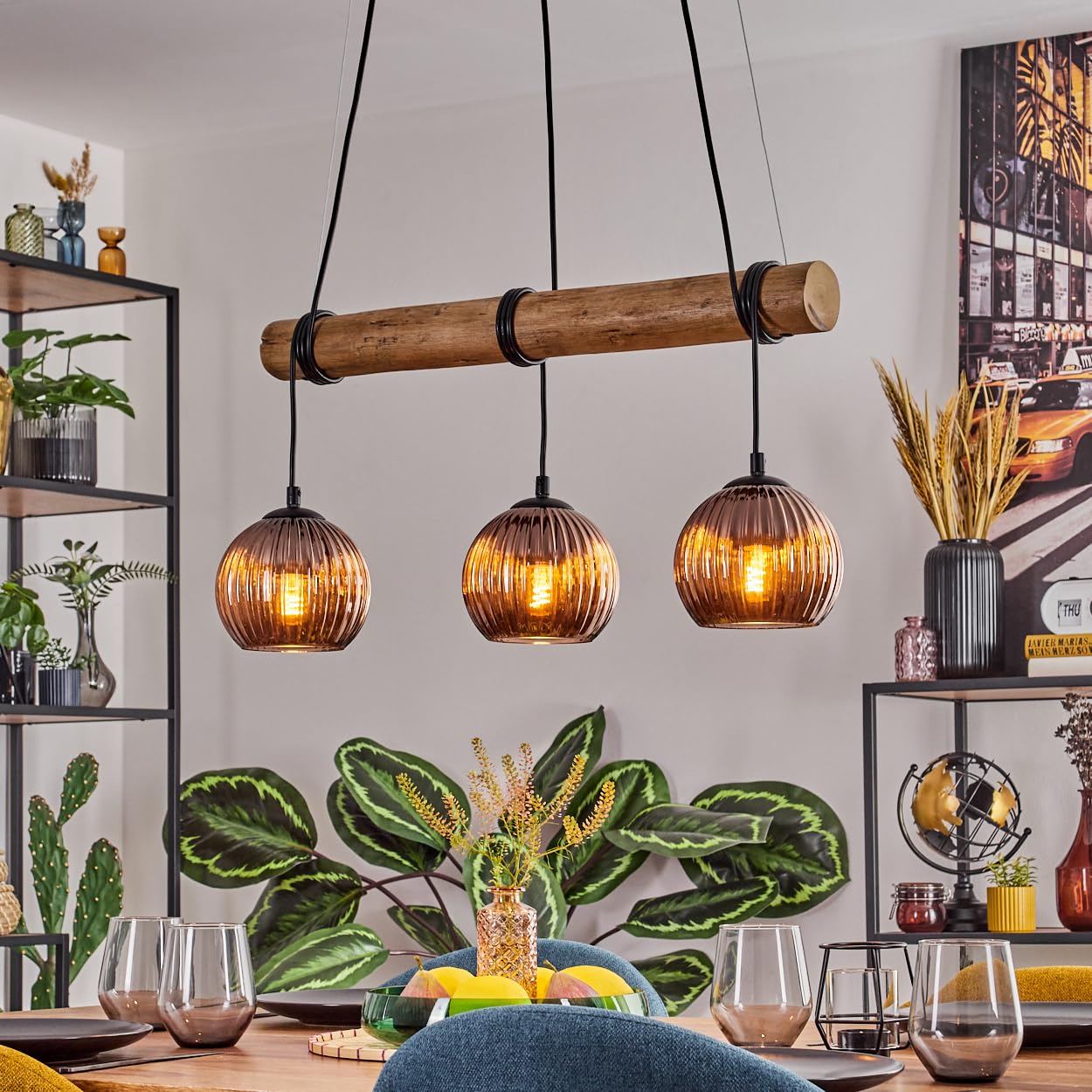 HOFSTEIN Pendelleuchte Koyoto, 3-flammige Hängelampe aus Metall/Holz/Riffelglas in Schwarz/Natur/Kupfer, Hängeleuchte Boho mit Glasschirmen, Holzbalken, max. 150 cm, E27, Esszimmer, Wohnzimmer, Küche