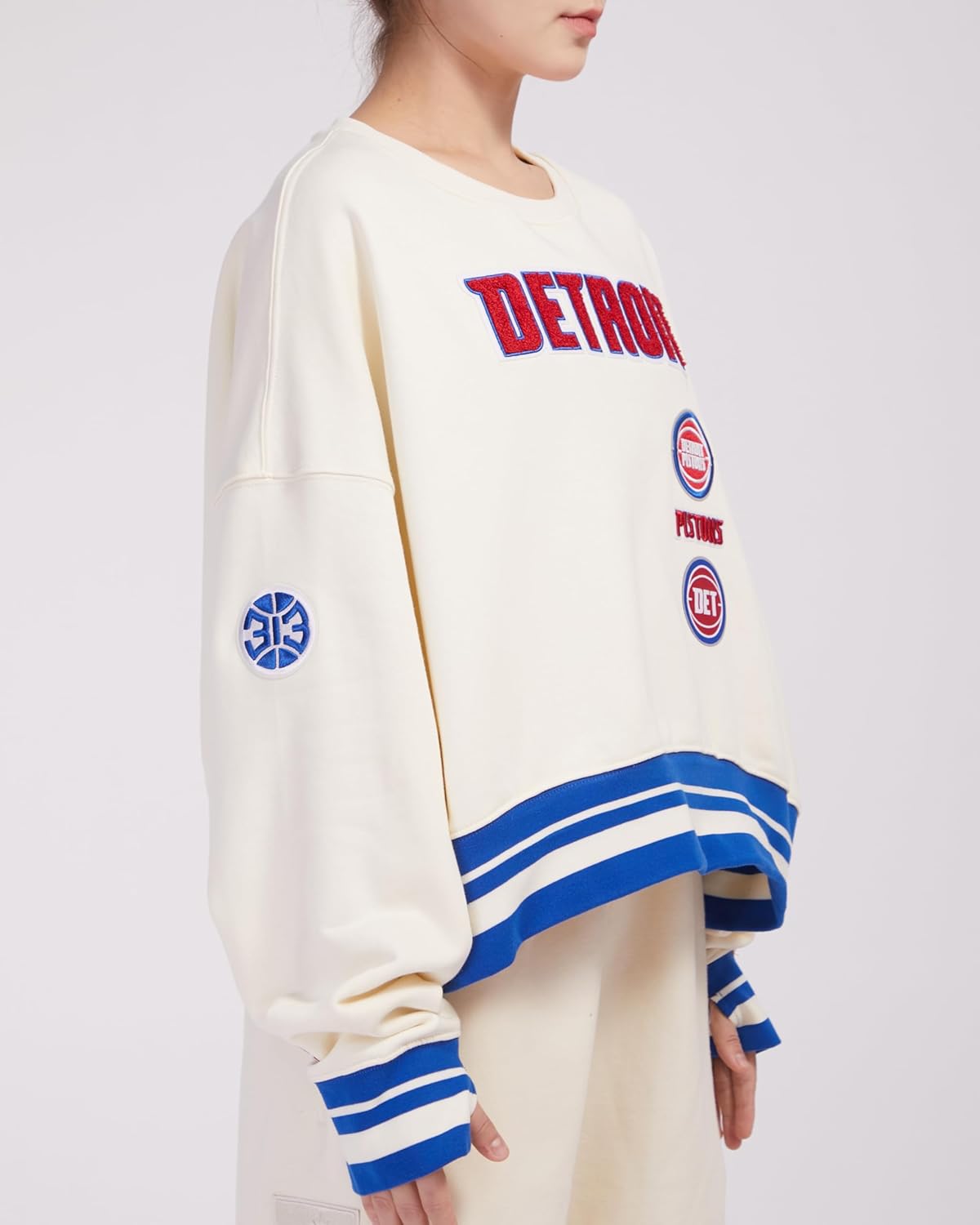 Pro Standard NBA womens Womens Nba Retro Classics Brushed Back French Terry Crewneck Sweatshirt - Image 3