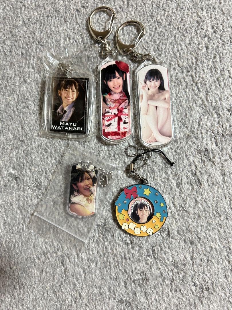 破損AKB48キーホルダーセットたかみな、マリコ様まゆゆセット 上からマリコ＜Type－B＞ | AKB48 | キングレコード