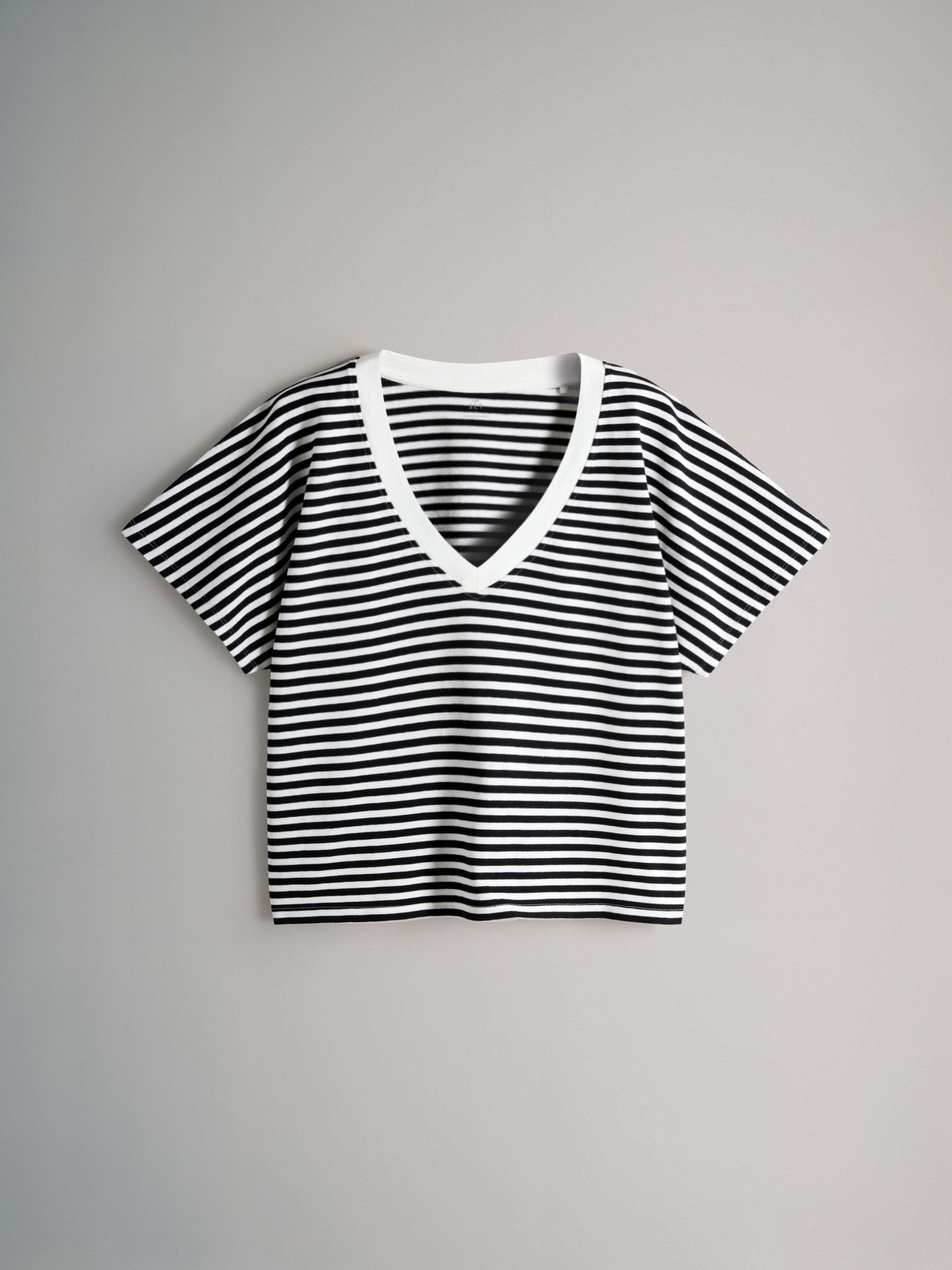 THE SET Femme T-Shirt épais à col V et Manches Courtes, Lot de 4 | Coupe standard, 100 % coton