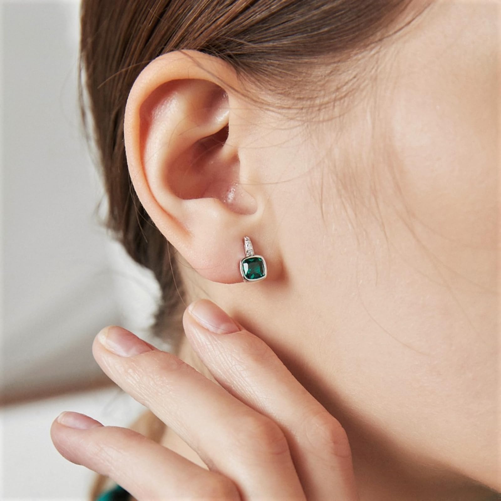 Orecchini a Bottone Argento 925 con Pietre di Nascita Regalo di Zirconia Cubica e Verde Smeraldo per le Donne