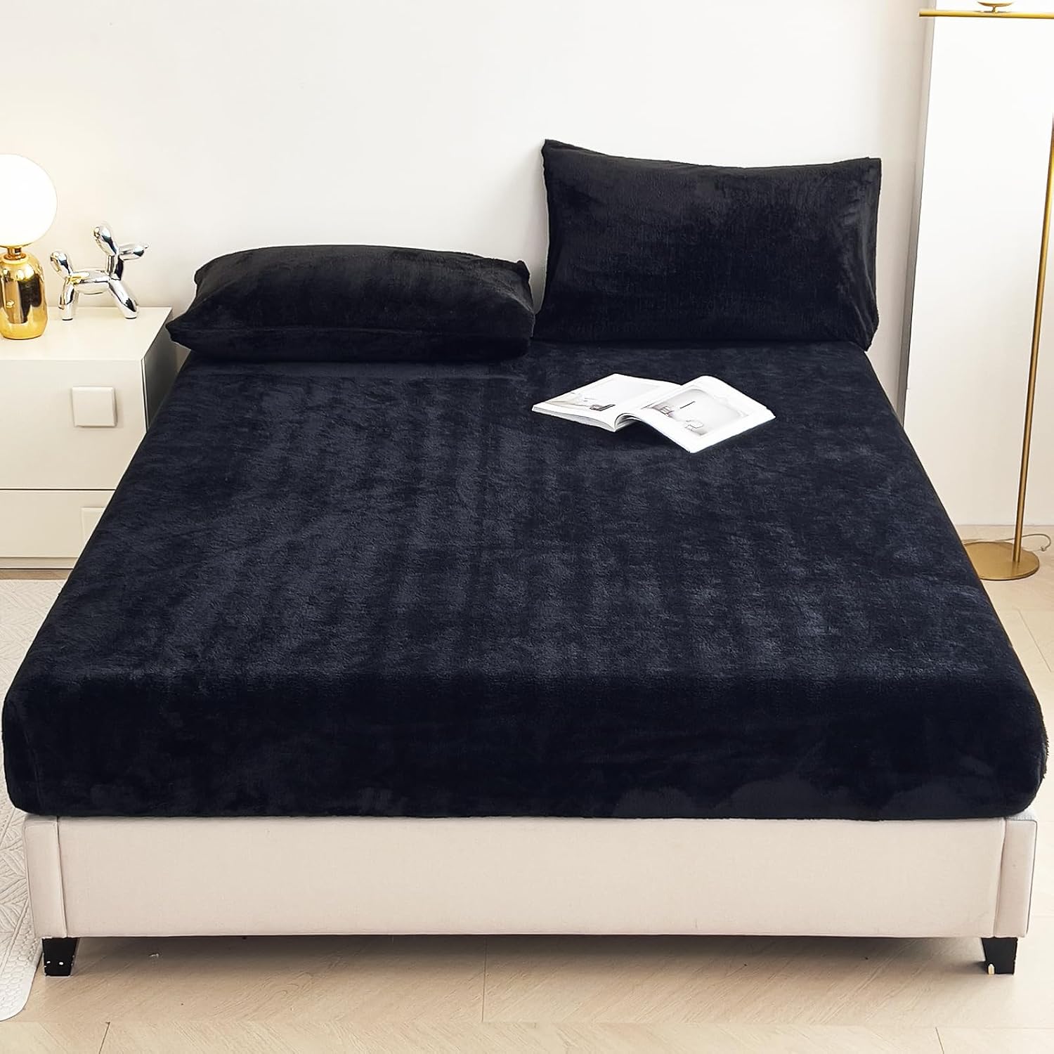 YIYEA Fleece Fitted Sheet Only, Ultra Soft Fluffy Plush Velvet Deep Pocket Fitted Bottom Sheet for Fall Winter, Cozy Warmth and No Shedding, Black, Queen