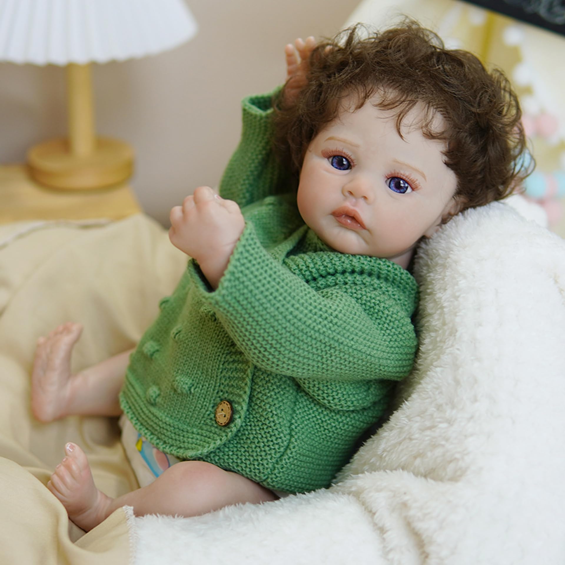YIHANGG Bambola Bebe Reborn Femmina con Capelli Marroni 45cm Bambole Che Sembrano Vere Neonato Realistico Bambolotto Bambina Occhi Aperti Bambolotti Carino Compleanno Natale Regalo