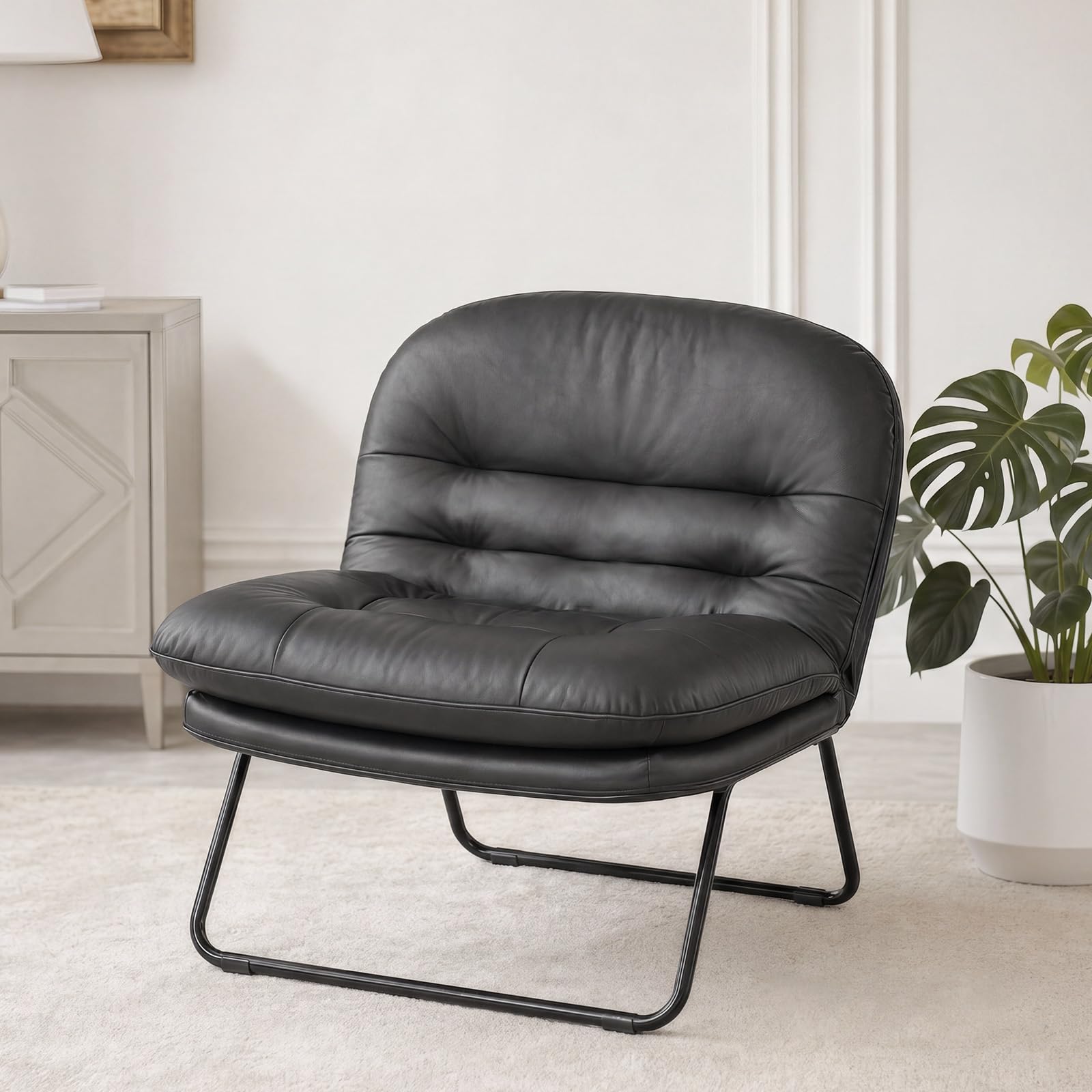 DUMOS Saucer Chair