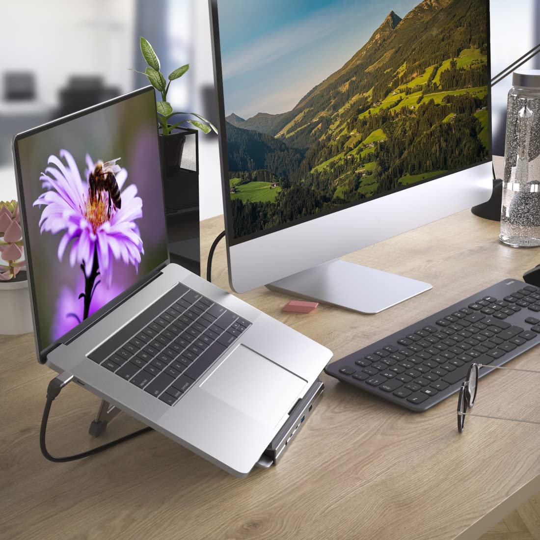Hama USB C Docking Station mit Laptop-Ständer 12 Ports, USB, HDMI, LAN etc.