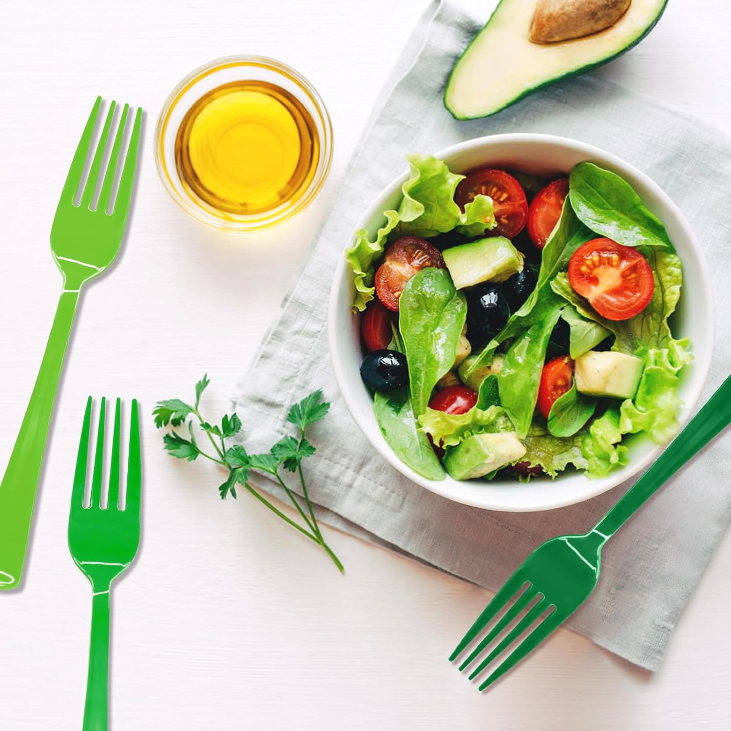60 PCS Green Plastic Forks Heavy Duty Green Plastic Cutlery Set Disposable for Birthday, Saint Patrick's Day, Graduation Party, Picnic