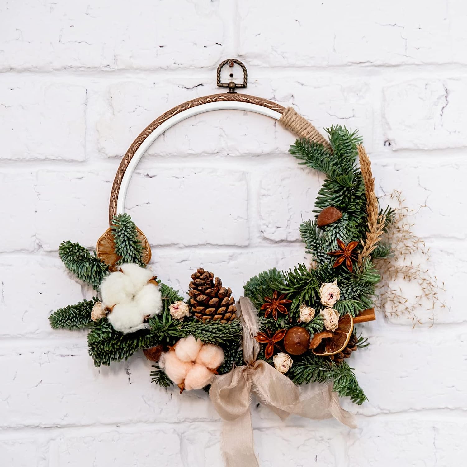 Caydo 4 Pieces 4 Size Embroidery Hoops Set 4 inch to 8 inch, Round Imitated Wood Display Frame Plastic Cross Stitch Hoops for Art Craft Sewing, Home Hanging Ornaments