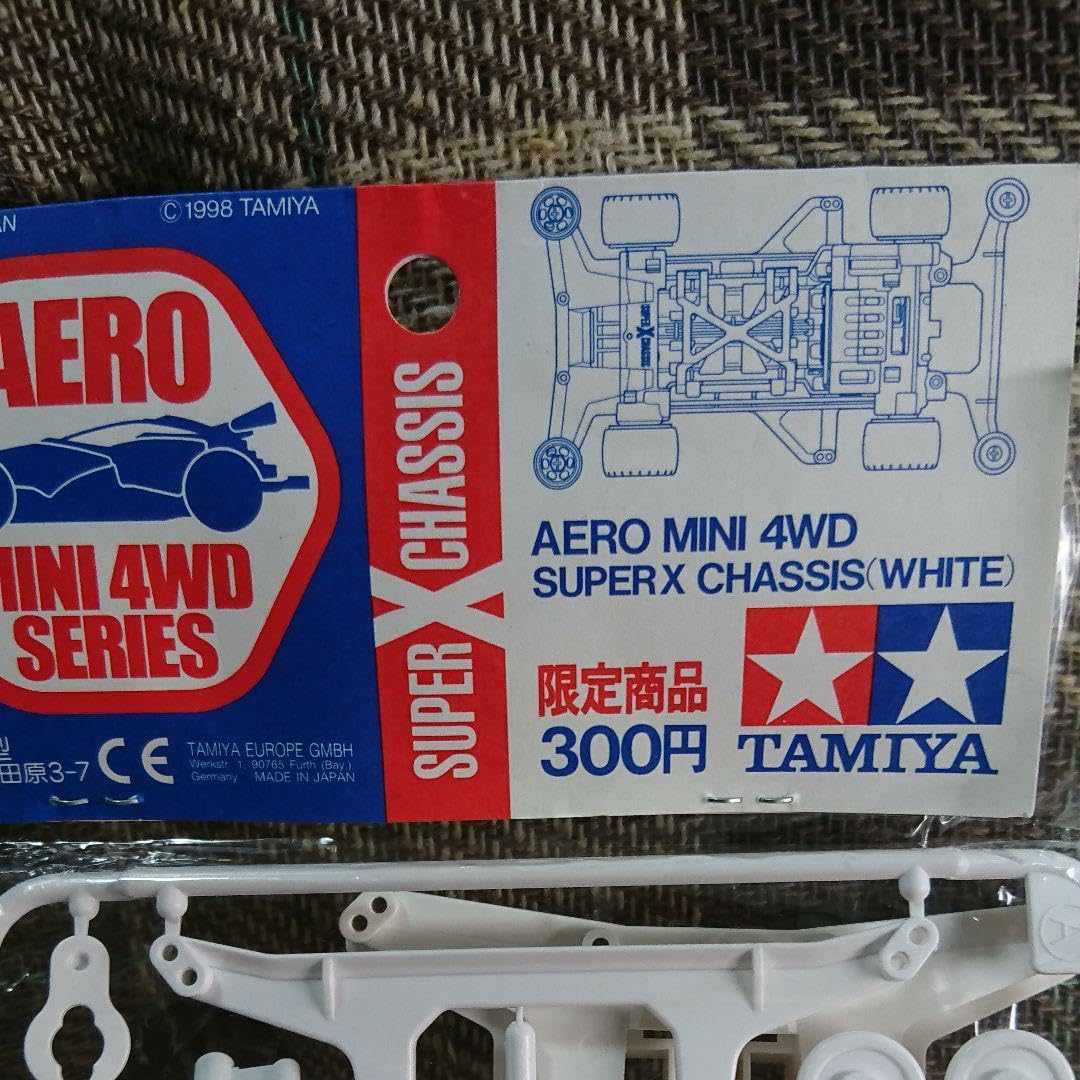 Amazon.co.jp: ミニ四駆 強化Xシャーシ ホワイト 限定 : Toys & Games