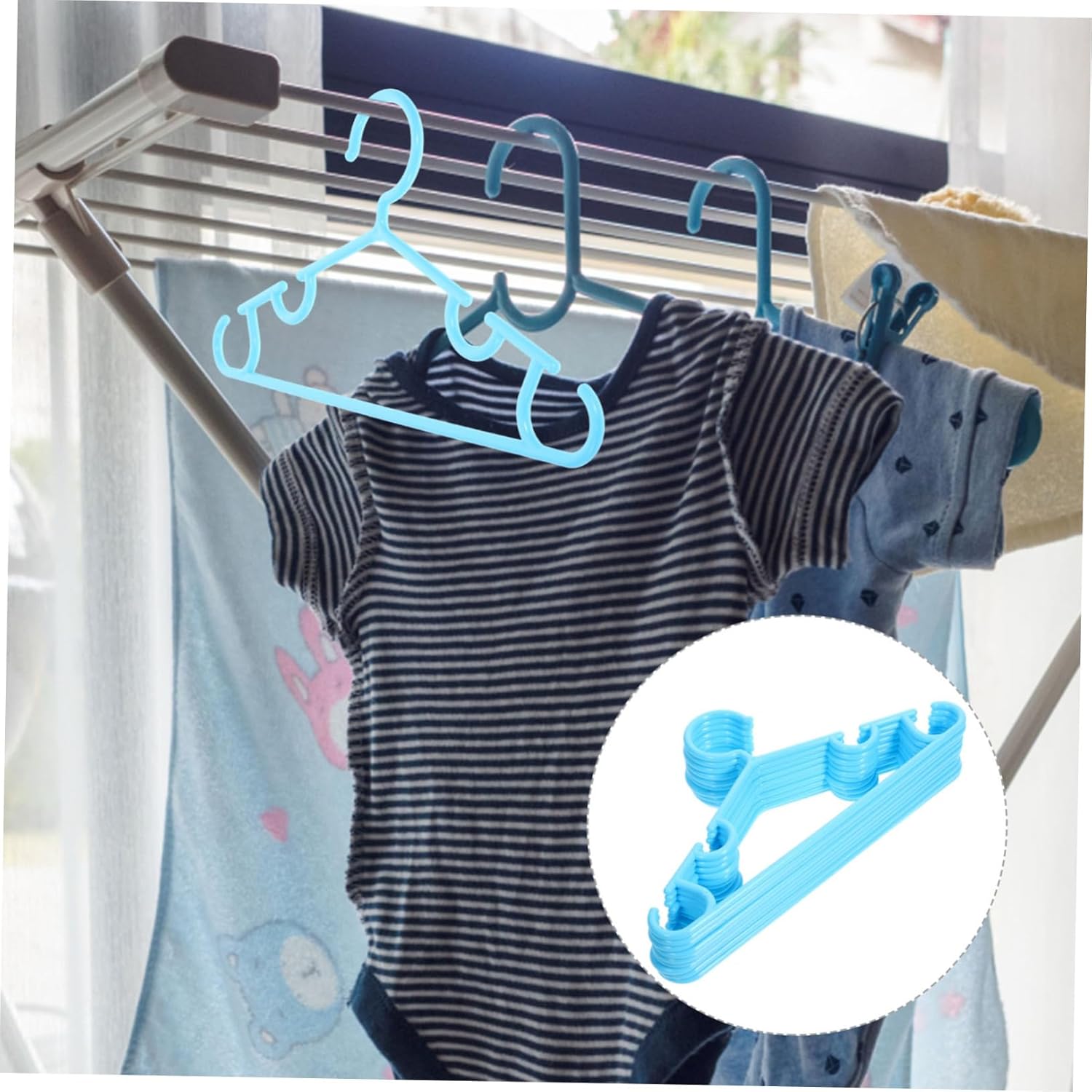 PRETYZOOM 50pcs Plastic Boys and Girls Hangers Boy Girl Hangers Clips for Closet