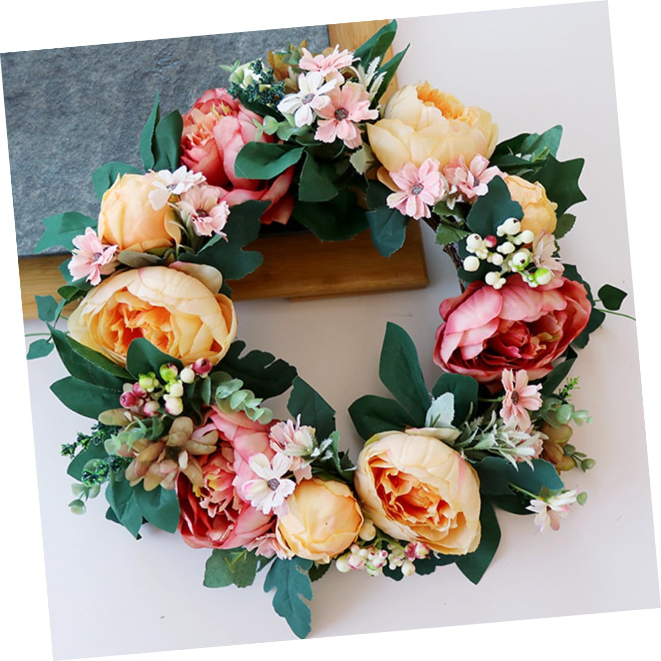 Hochzeitskranz mit Pfingstrosenblüten, Hängender Deko Kranz für Zuhause | Kunststoff und Seidenblume, Türkranz für Frühling, Festliche Wanddekoration, Girlanden Ornament