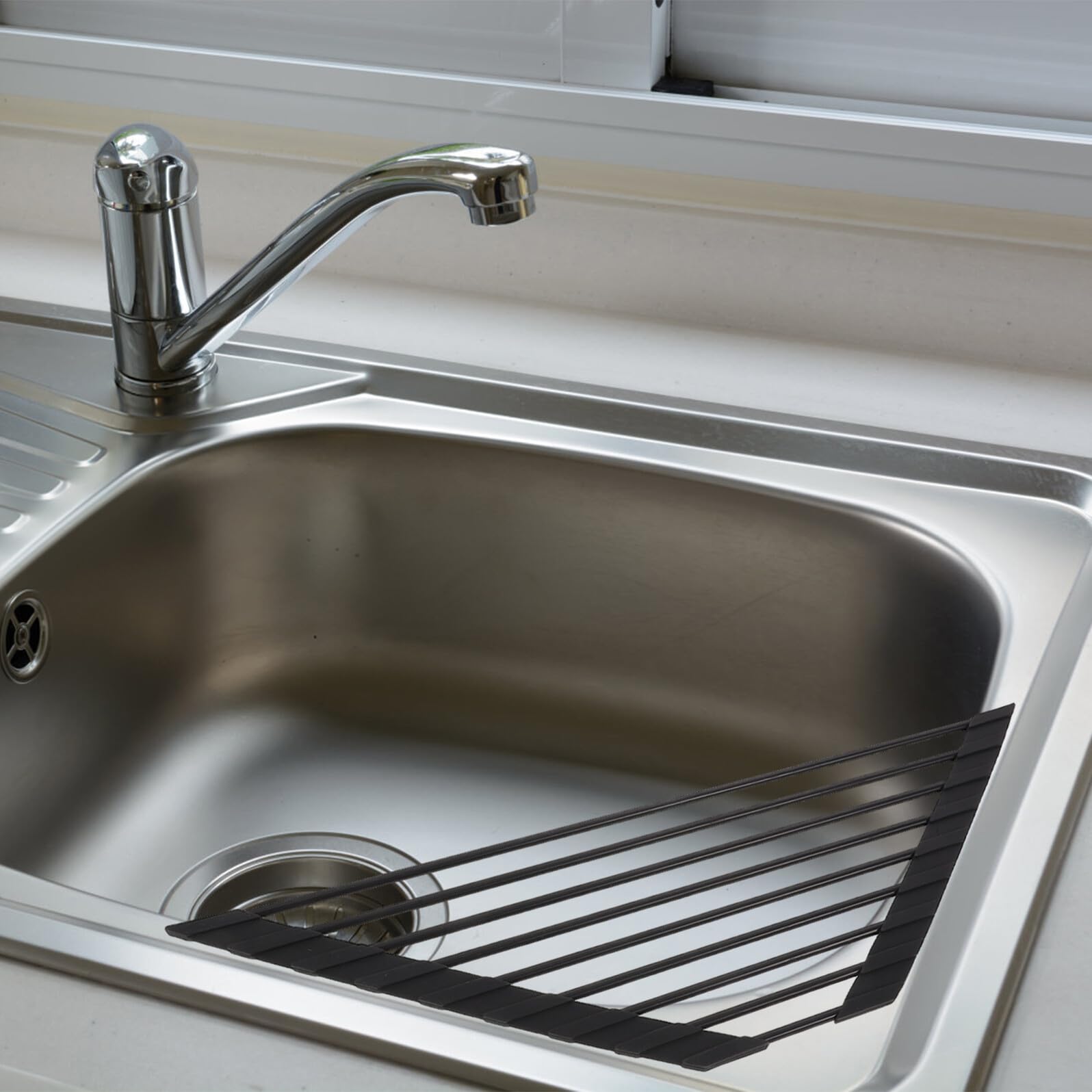 Escurridor triangular de acero inoxidable para fregadero, escurridor de platos con silencio de drenaje rápido, diseño que ahorra espacio para encimeras limitadas, ideal para cocina