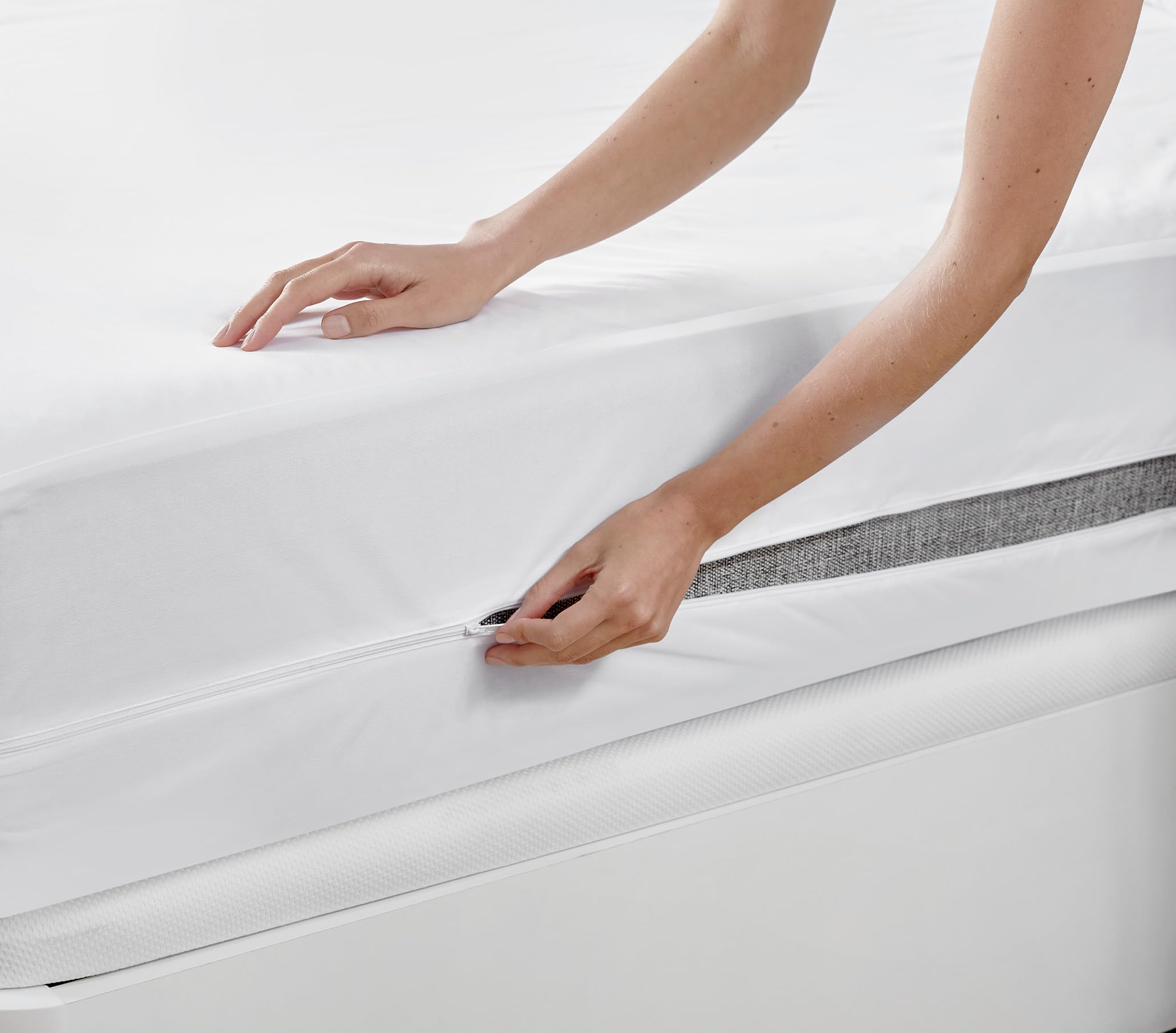 Pikolin Home - Funda de Colchón Impermeable Antichinches | 135x190/200cm | Apto colchones de hasta 30cm de Altura | Hipoalergénica contra chinches y fluidos | Cierre de Seguridad | Muy Transpirable