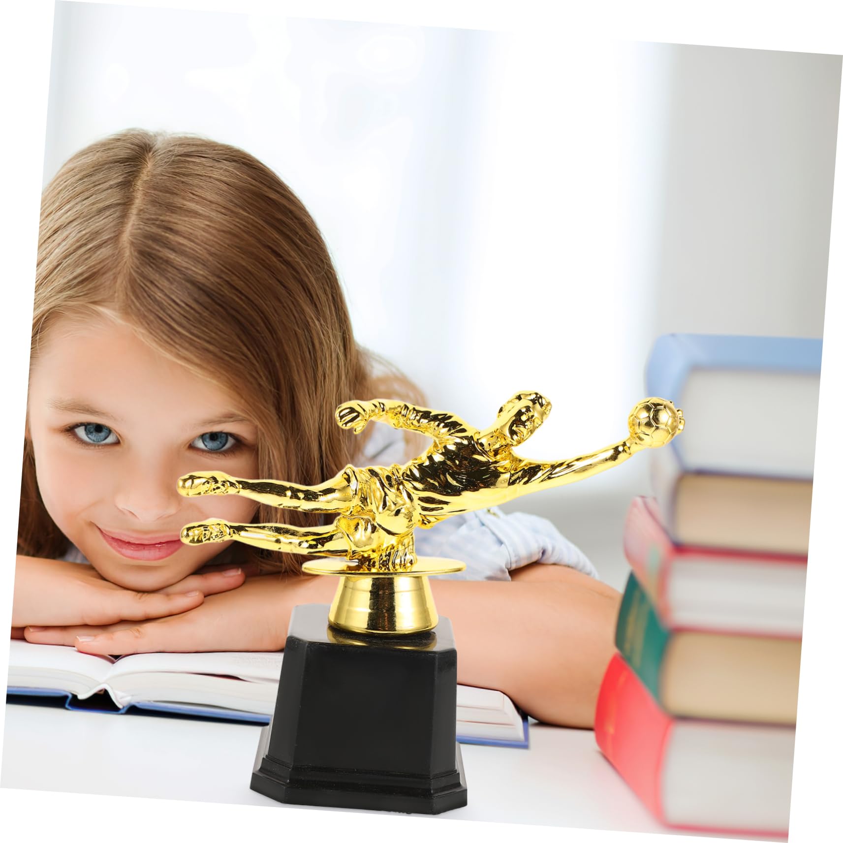Coppa Calcio Oro in Plastica, Piccoli Premi per Feste e Scuola | Decorazioni Scuola, Riconoscimenti per Eventi Sportivi, Facile da Mostrare, Adatto a Calcio e Baseball
