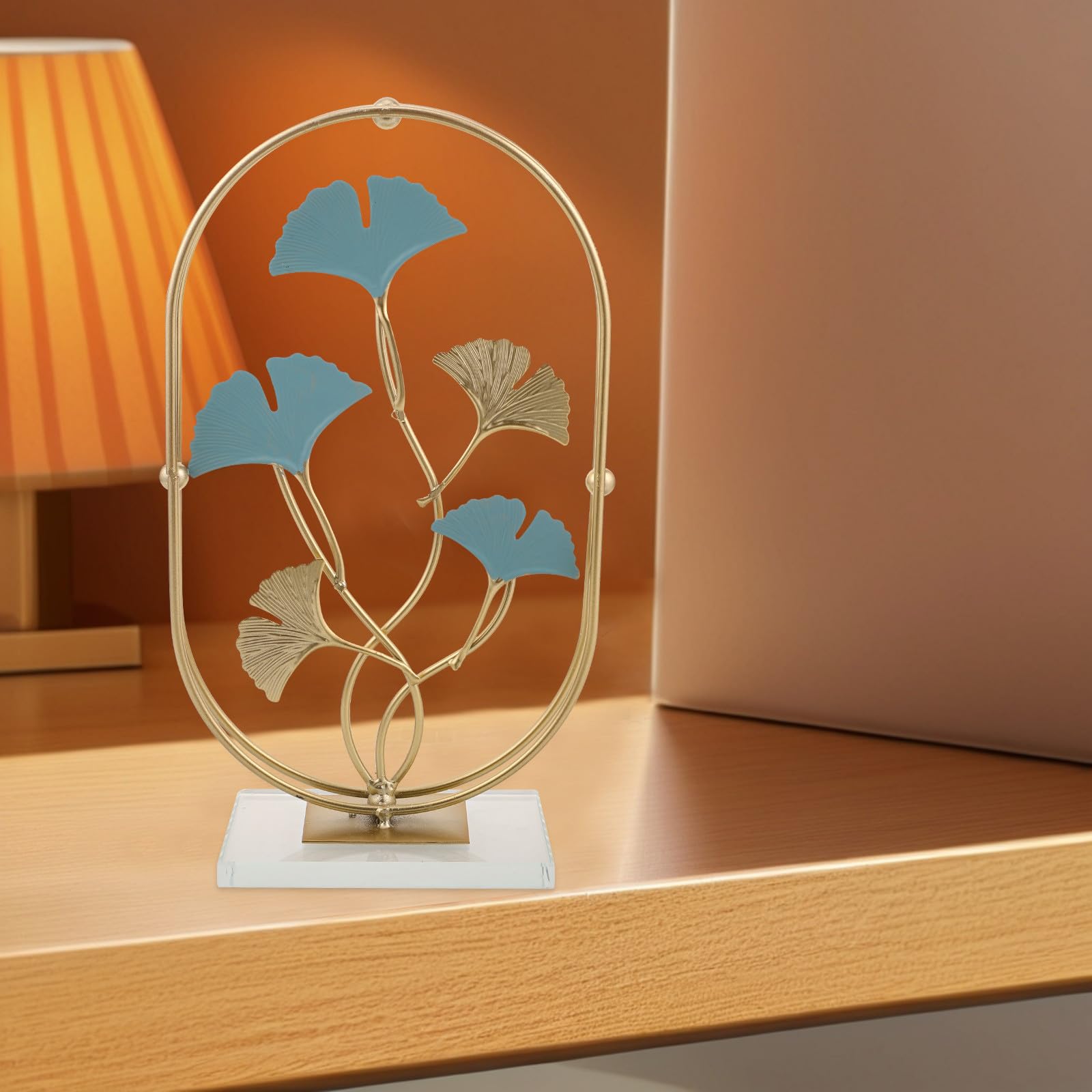 Sculpture en Fer et Cristal Feuilles de Ginkgo Dorées Design Creux Décoration de Table Élégante pour Bureau et Entrée Style Luxueux et Sophistiqué