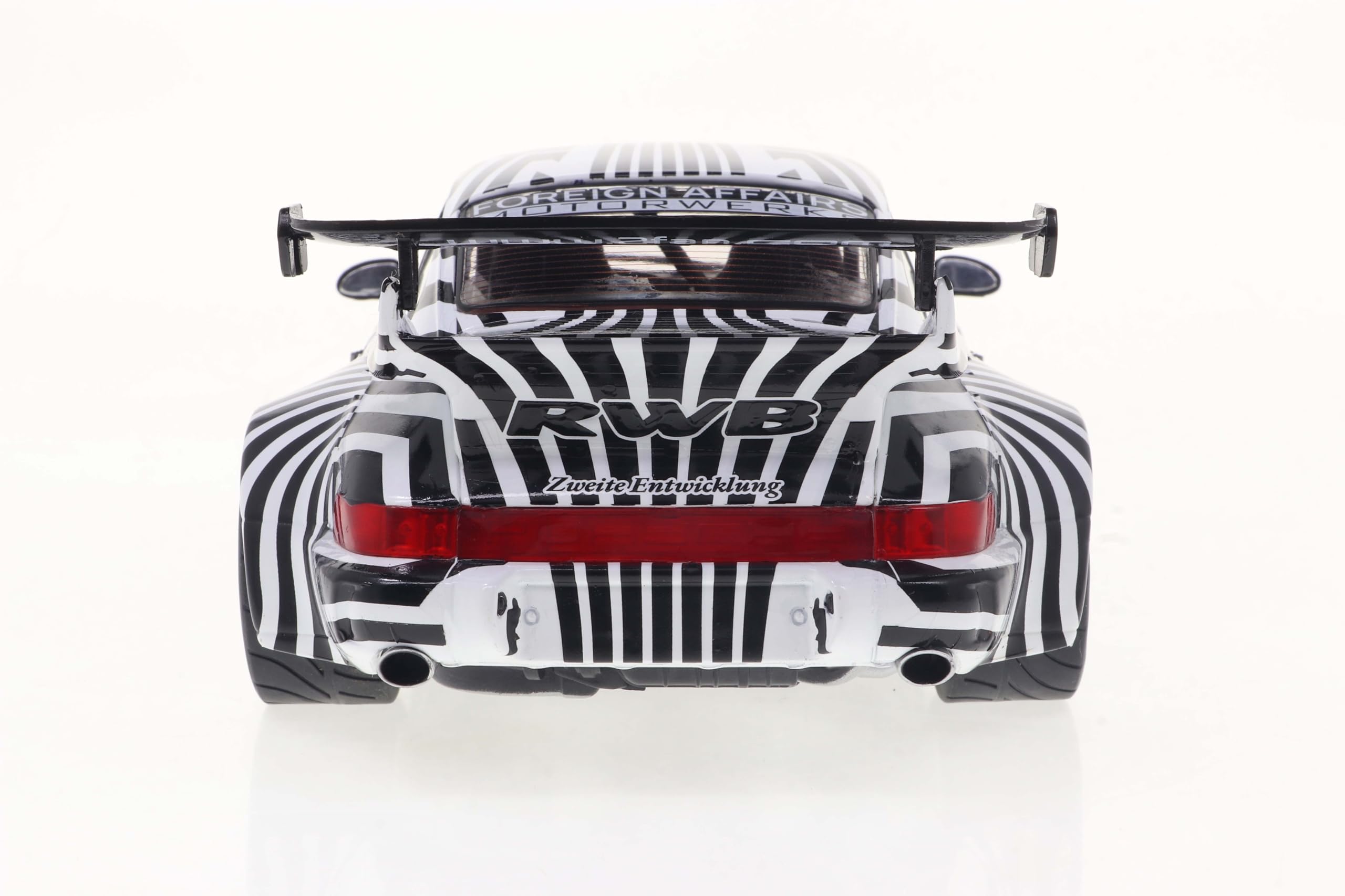 Amazon.com: Solido 1:18 RWB Bodykit The Zebra 2022 : Arte y