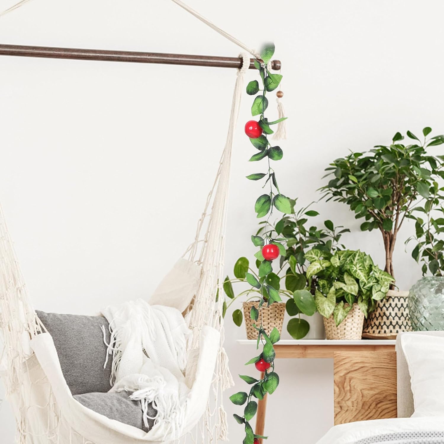 Artificial Fruit Vine Hanging Plants 2pcs, Realistic Simulated Red Fruit Vine Decorations, Outdoor Artificial Plants for Garden Balcony Wall Décor