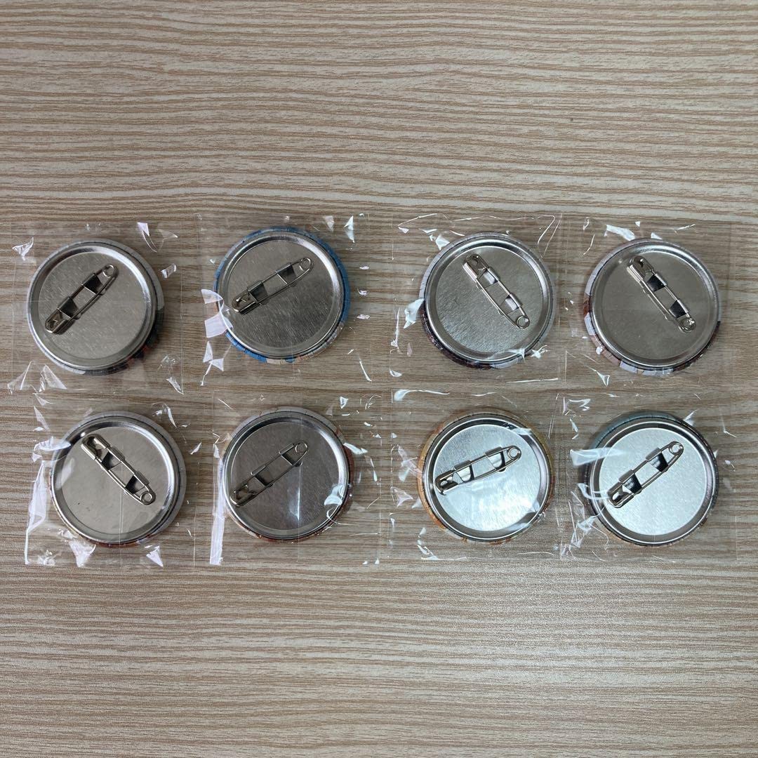 Amazon.co.jp: 狼と香辛料 ホロ Newtype 缶バッジ全8種まとめ売り