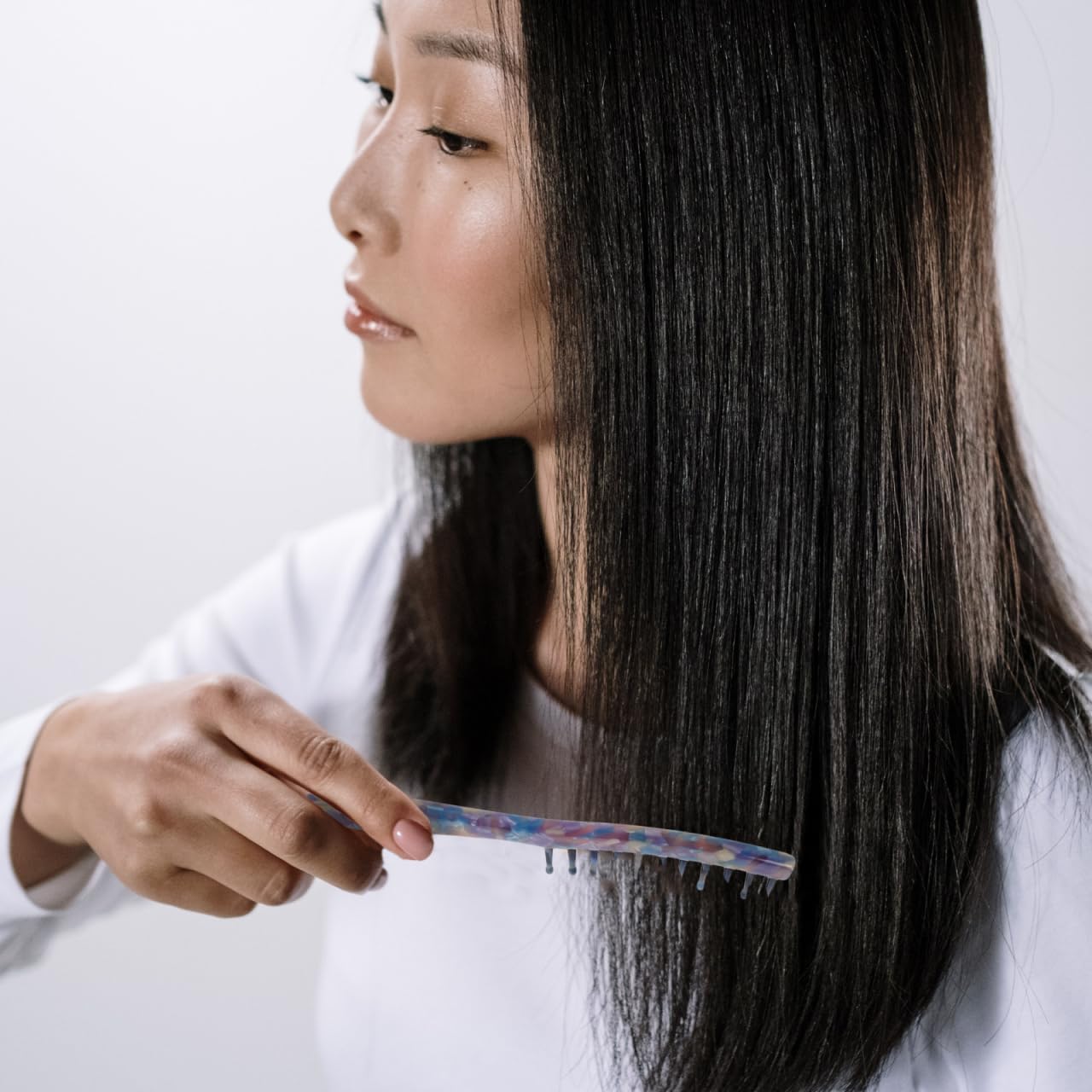 Baluue Wide Tooth Comb with Long Handle for Curly Hair Retro Marble Textured Hair Detangler Comb for Wet and Dry Scalp Massage Styling Tool for Women