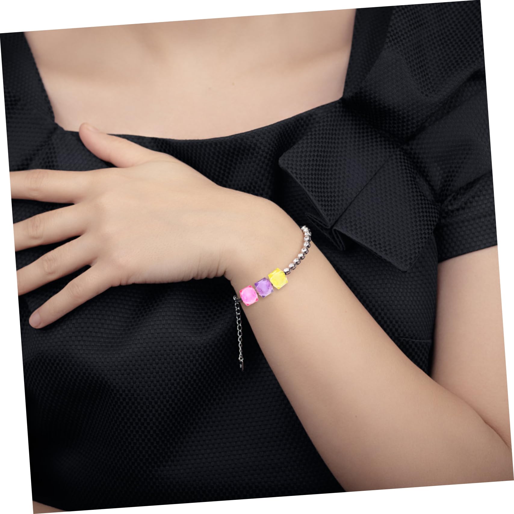 NUOBESTY 8mm Acryl Abstandsperlen Geometrische Form mit Loch zum Auffädeln für Armbänder und Halsketten Zufällige Farbe
