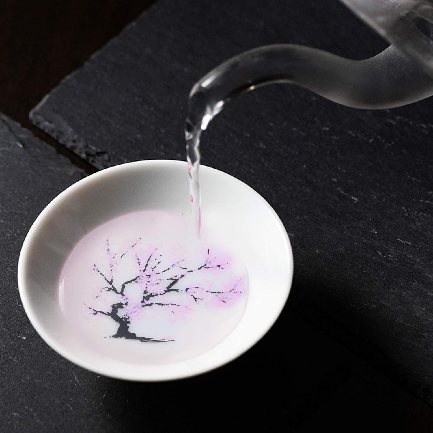 Temperature Color Changing Cup, Ceramic Blooming Cherry Blossoms Wine Soju Sake Mug 70ml Capacity Flower Display Tea Bowl for Home (Sakura B)