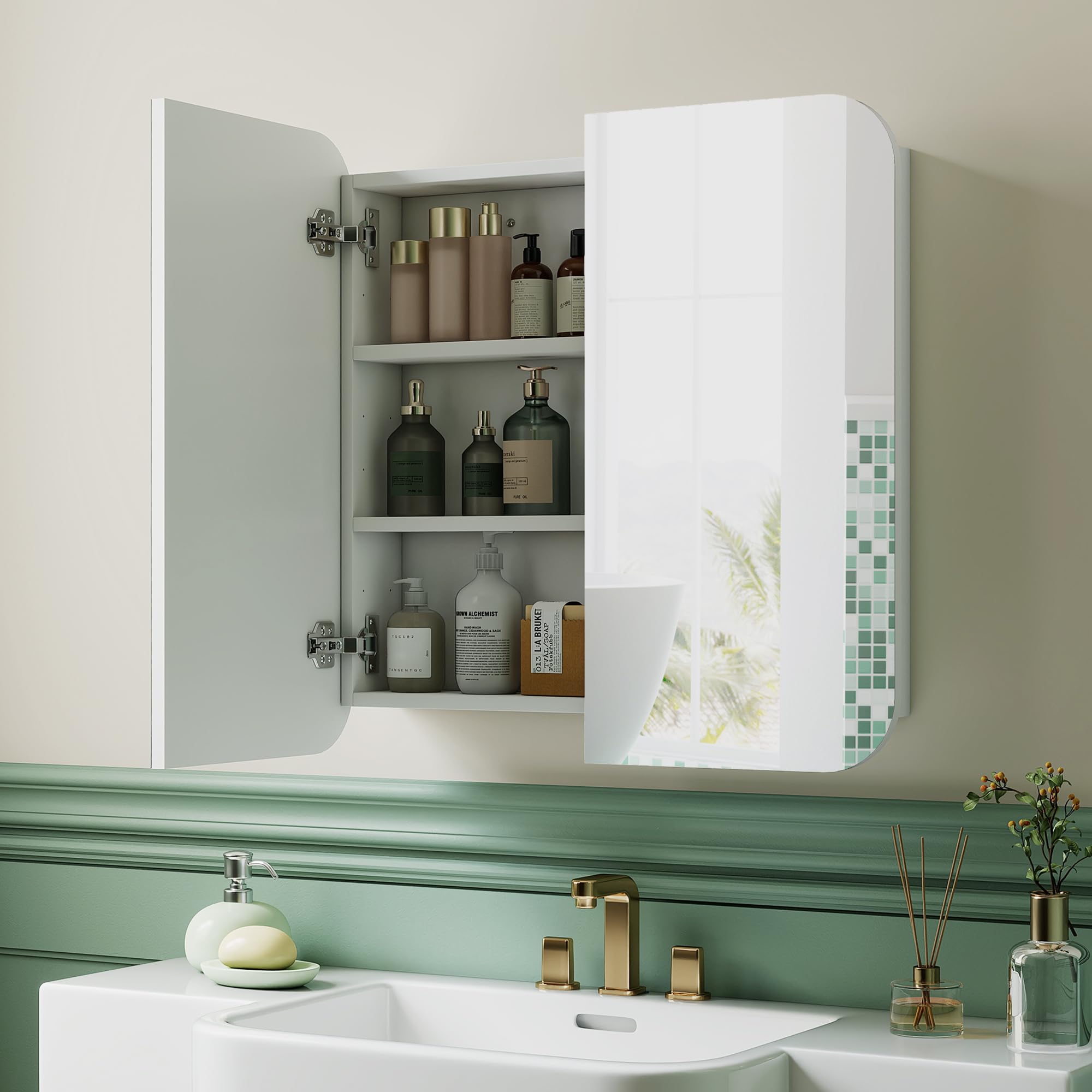 HOMCOM Armario de Baño con Espejo, Diseño con Bordes Curvados, Armario de Pared, Mueble de Baño Colgar, 2 Puertas, Estantes Ajustables, 68x13x66 cm, Blanco