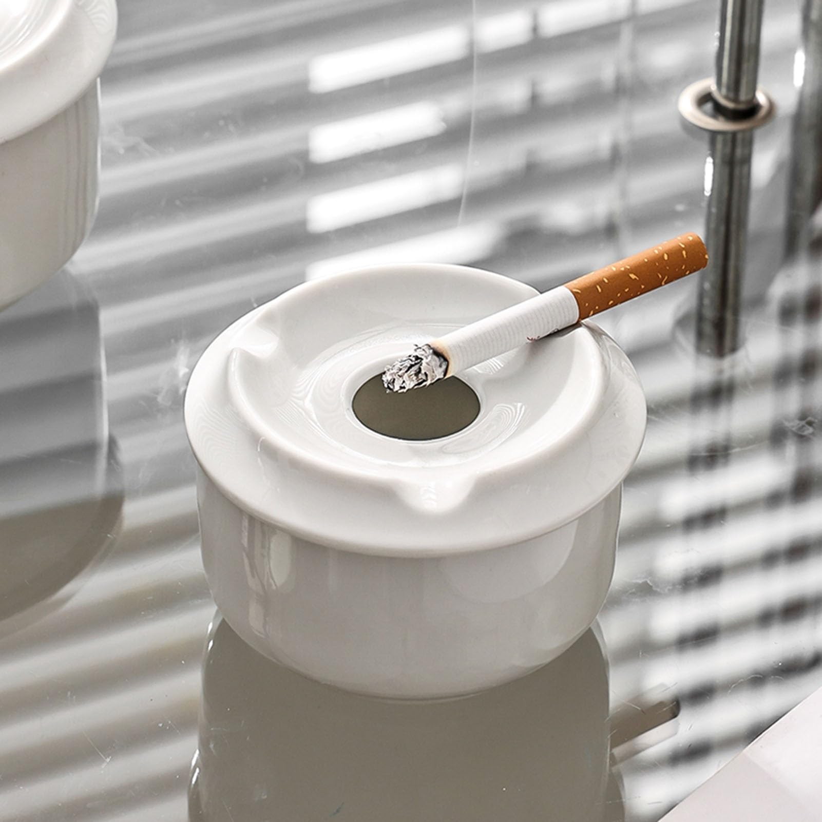 Ceramic Holder, Glossy White Ash Tray with Lid, Windproof Modern Ashtray, Heat Resistant, for Home office Decoration Indoor or Outdoor (Size : 9 * 6cm)