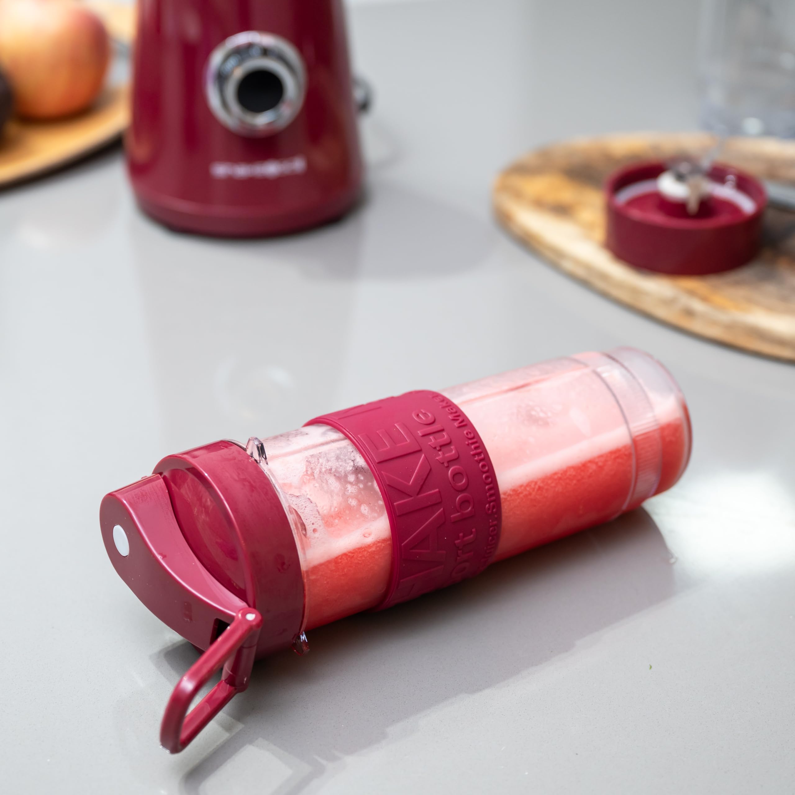 XSQUO Useful Tech Lot de 2 bouteilles Shaker de 570 ml avec couvercle et poignée, anti-goutte, sans BPA, compatibles avec les smoothies, les protéines, compatibles avec mixeur Shake & Go