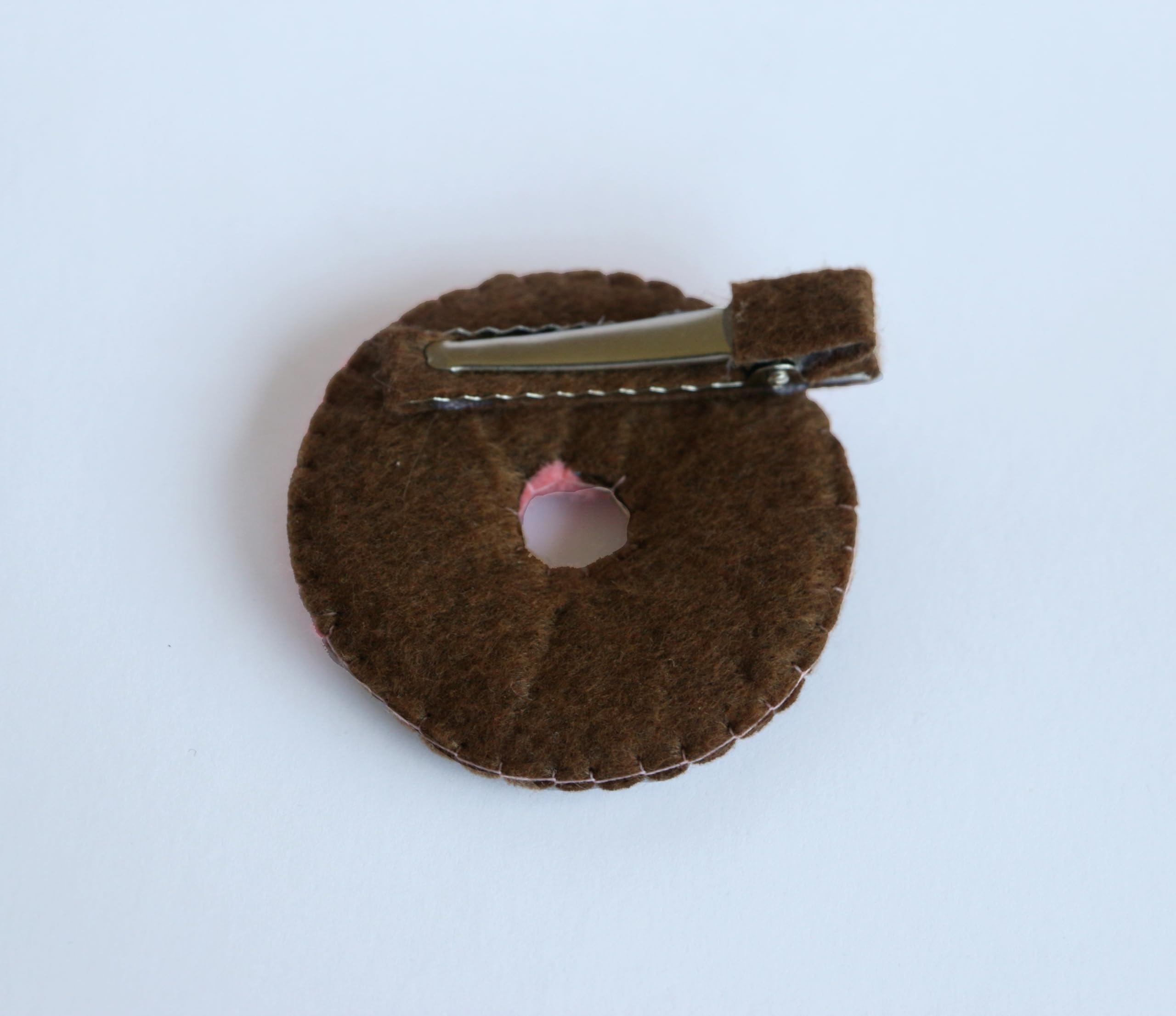 Mujoy Handmade El Yapımı Keçe Donut Figürlü Klips Saç Tokası, Pembe, Boncuk Süslemeli, Tüm Saç Türleri