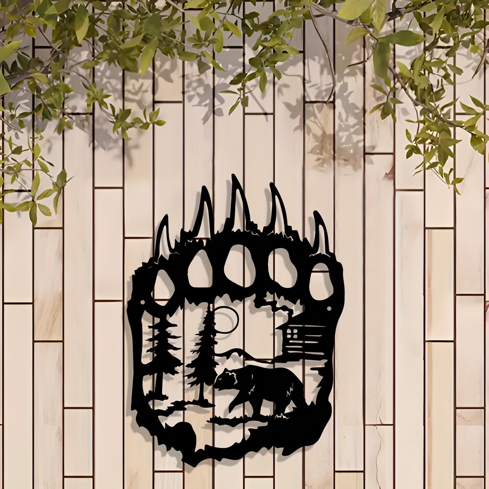 Decoración de pared abstracta contemporánea de metal con diseño de oso y huella: escena rústica de bosque con cabaña de pinos para interiores y exteriores, ideal para inauguración de casa, bodas