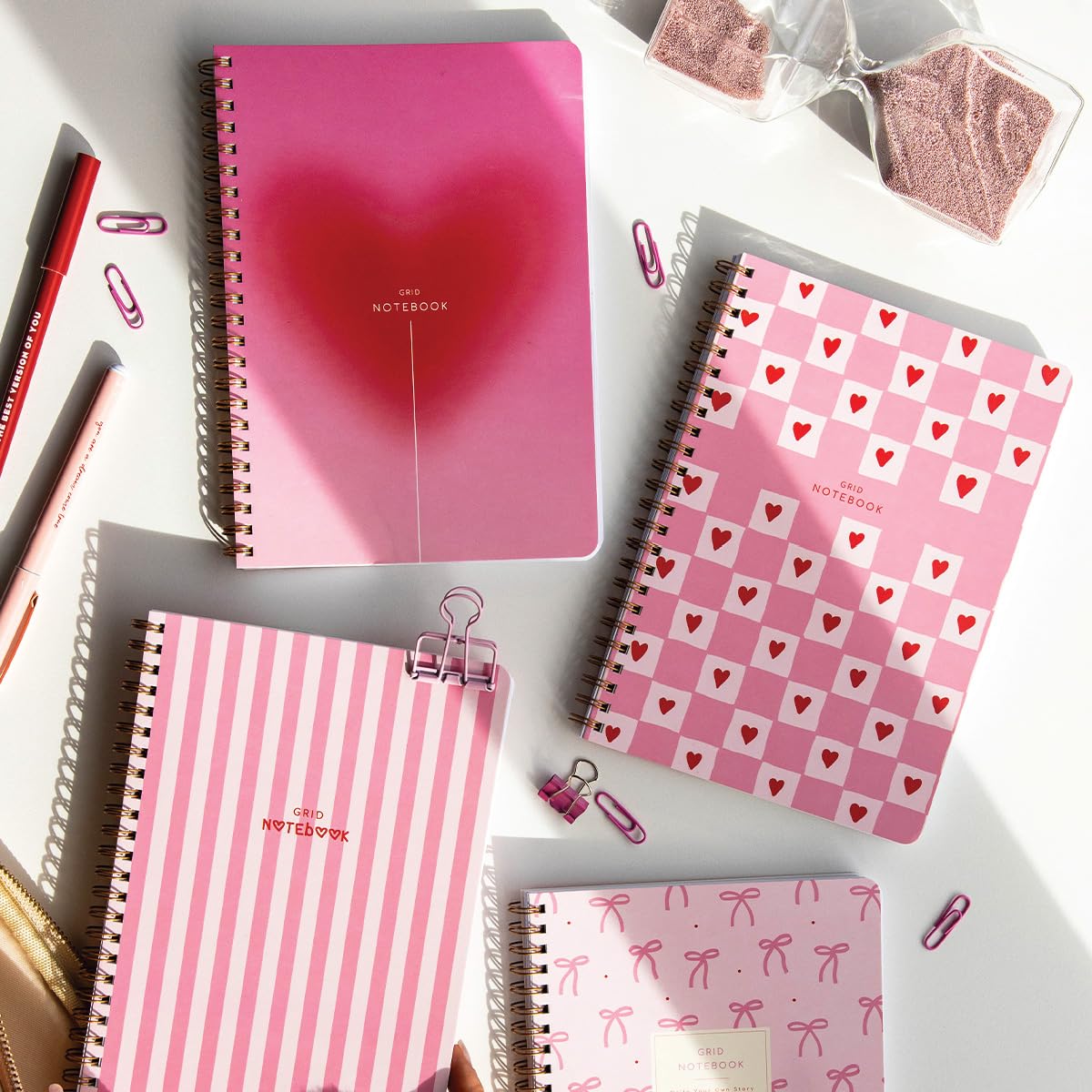 PAPERORA A5 Spiralli Karton Kapak 4'lü Set Kareli Okul Defteri 80 yaprak - Ders Programlı Pembe Kurdele Kalp