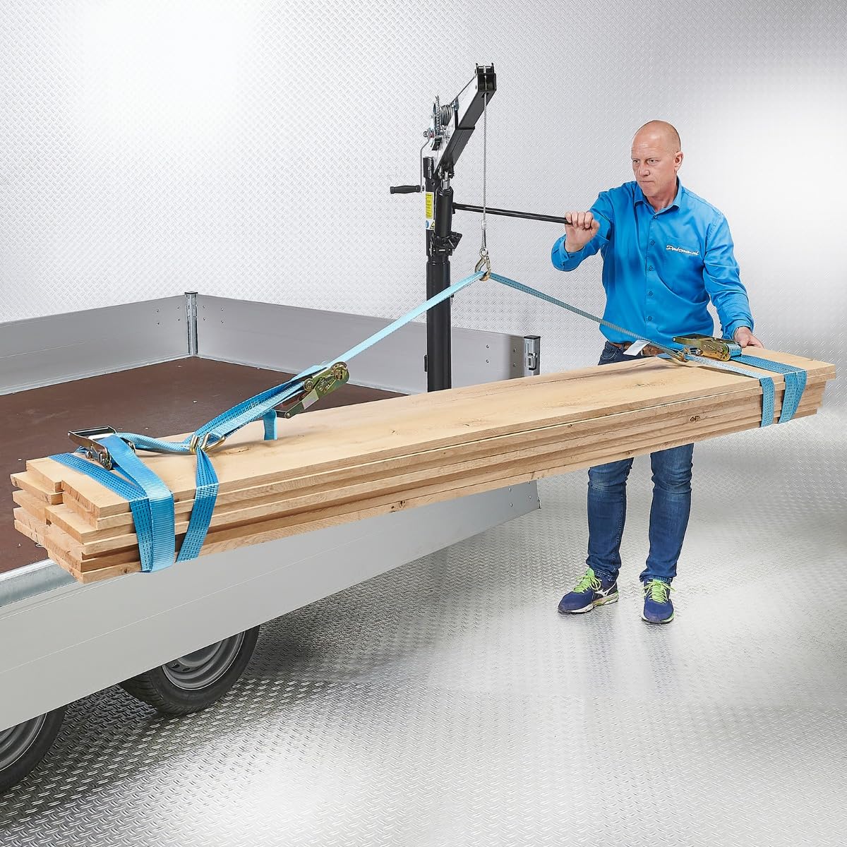 Hebebühne Auto Kran 450 kg - Hydraulischer Anhängerkran mit Seilwinde 9,5 m - 360° Schwenkarm - klappbar - Tragarm 80-135 cm - max. Hubhöhe 225 cm - Montageplatte