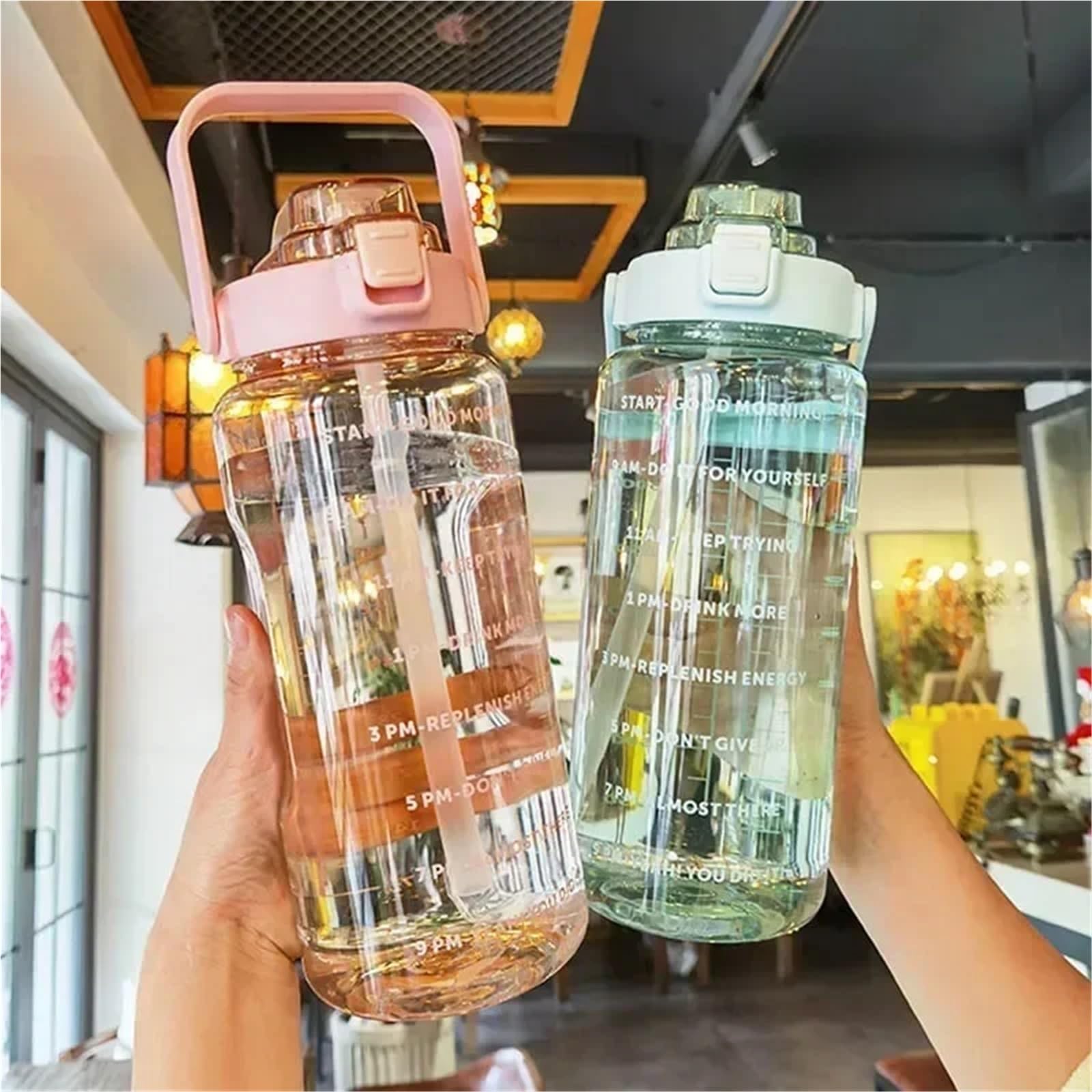 Trinkflasche sport 2-Liter-Trinkbecher aus Kunststoff mit Strohhalm, großem Fassungsvermögen und Zeitanzeige for Outdoor-Sportarten für den Außenbereich(Blue)