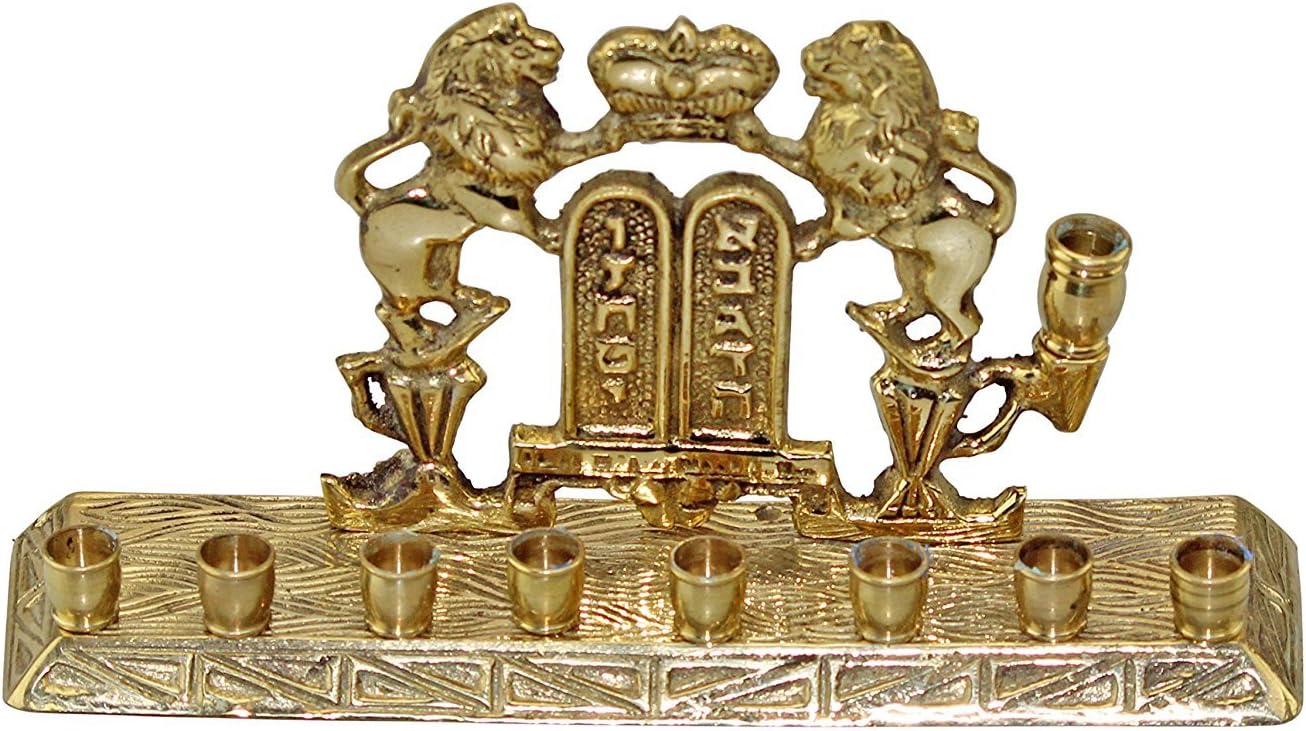 Amazon｜従来Rampant Lions of Judah真鍮Hanukah Menorah｜キャンドル・キャンドルスタンド オンライン通販